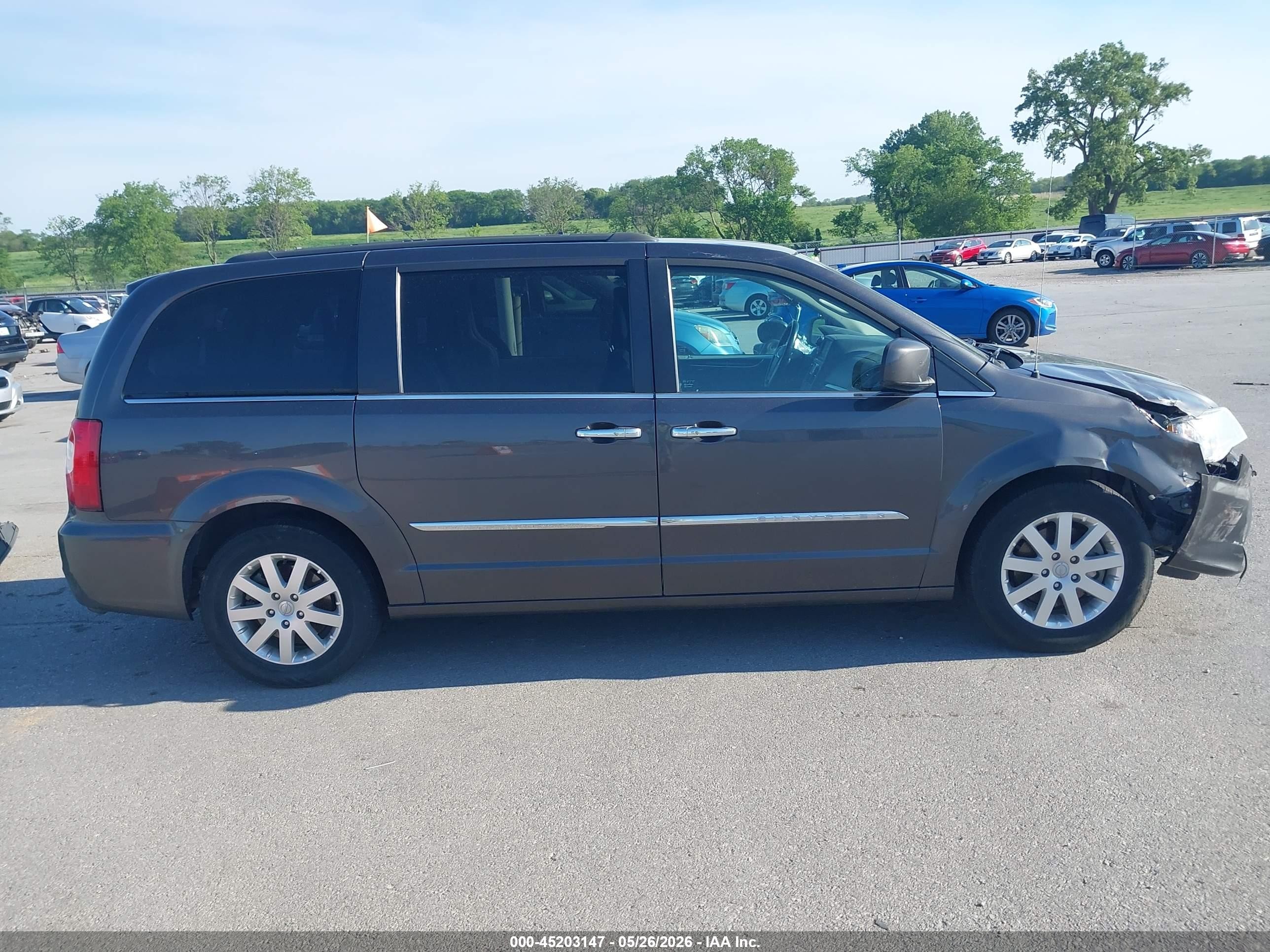 2016 Chrysler Town & Country Touring Gray vin: 2C4RC1BG3GR127341