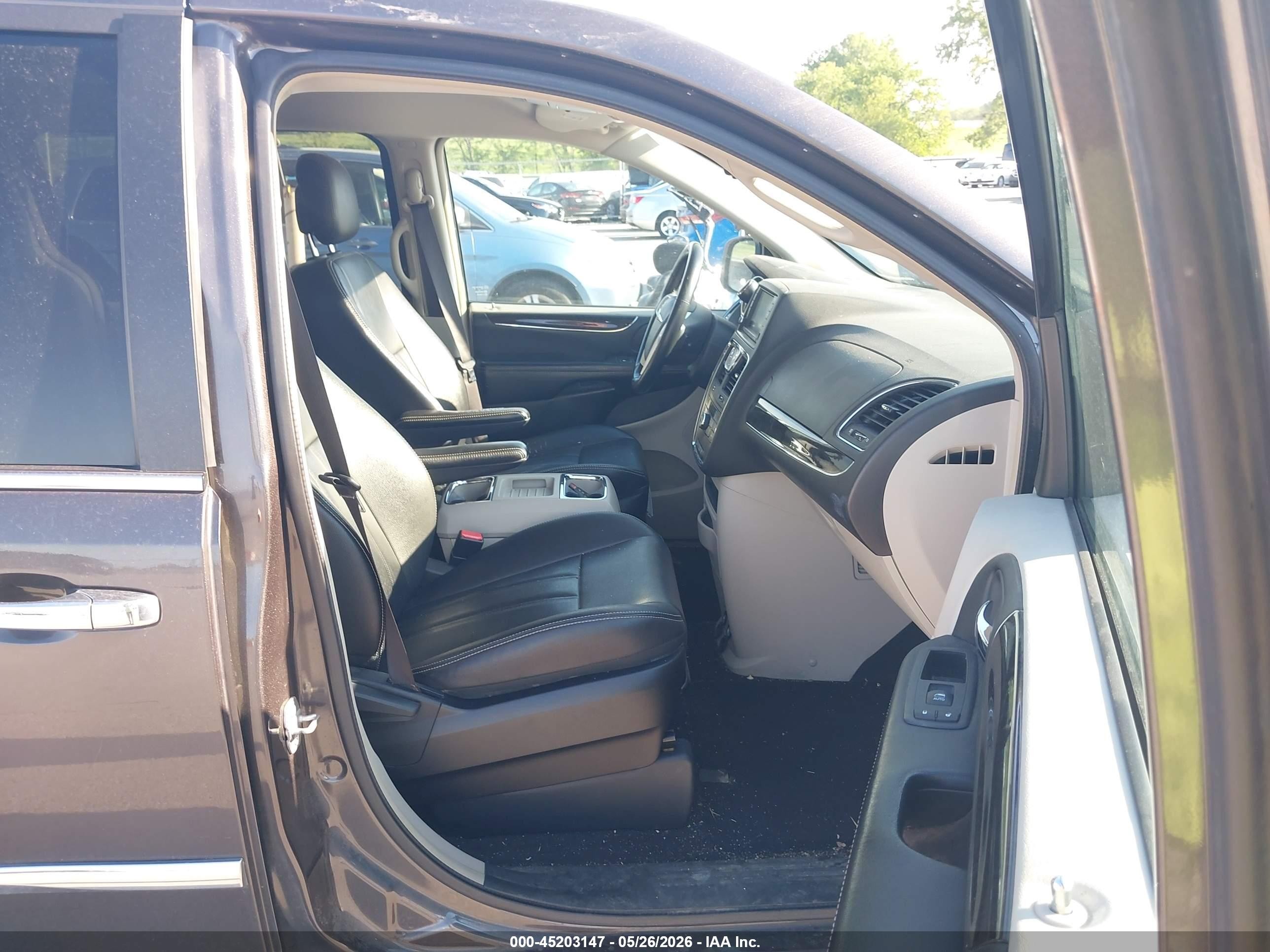 2016 Chrysler Town & Country Touring Gray vin: 2C4RC1BG3GR127341