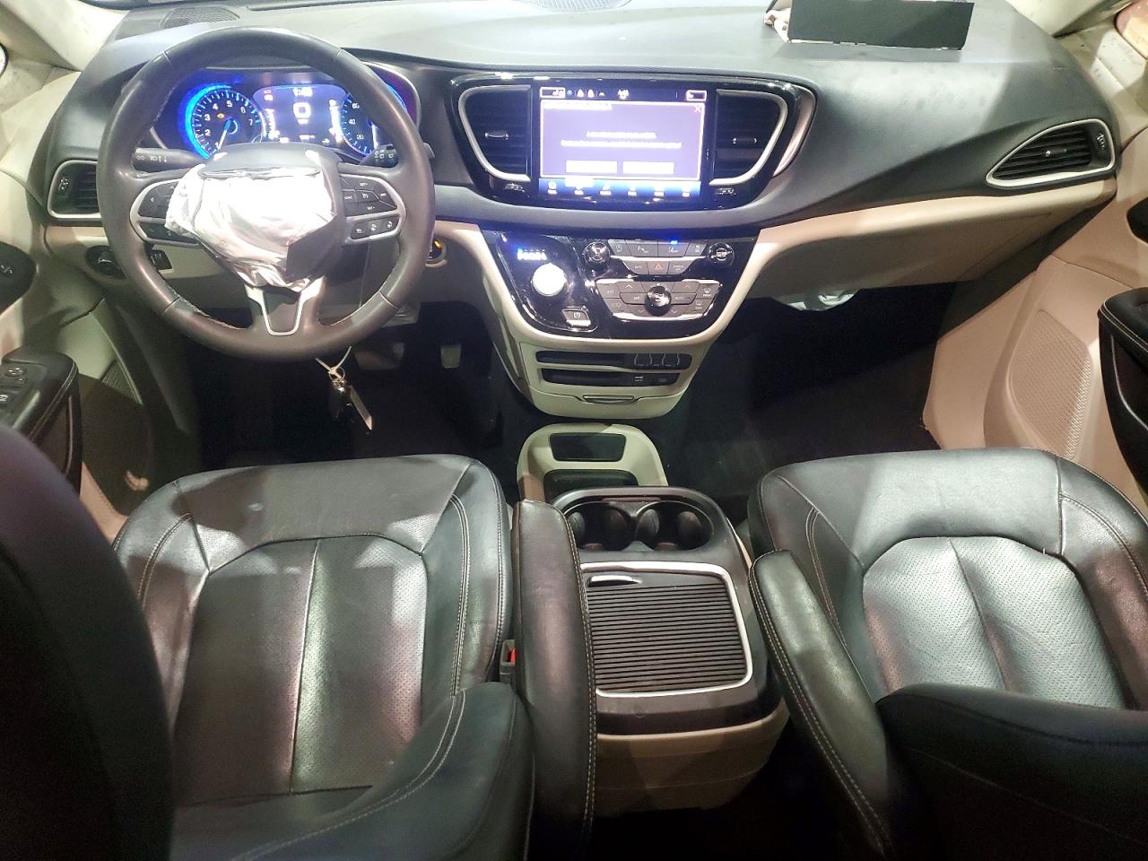 2022 Chrysler Pacifica Touring L Gray vin: 2C4RC1BG3NR125747