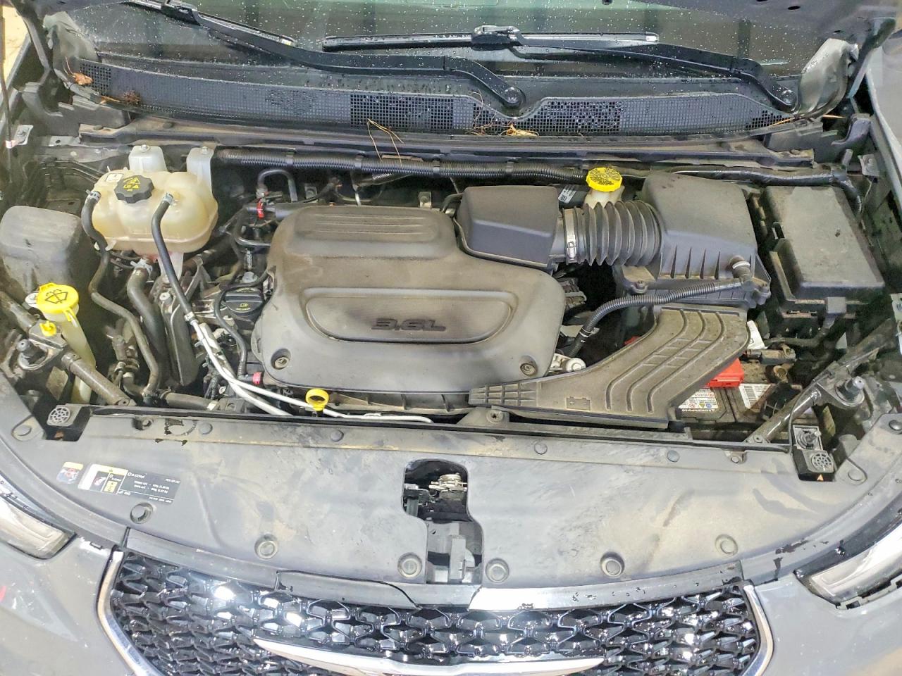 2022 Chrysler Pacifica Touring L Gray vin: 2C4RC1BG3NR125747