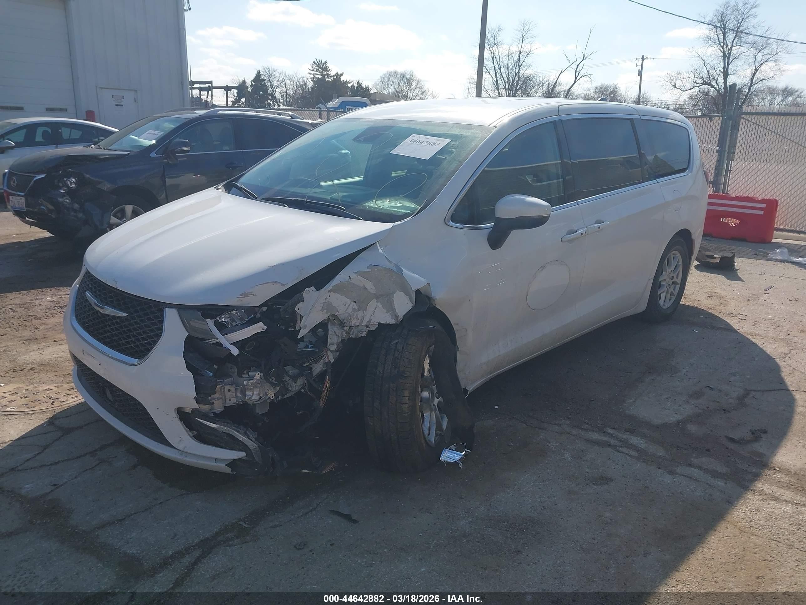 2023 Chrysler Pacifica Touring L White vin: 2C4RC1BG3PR521373