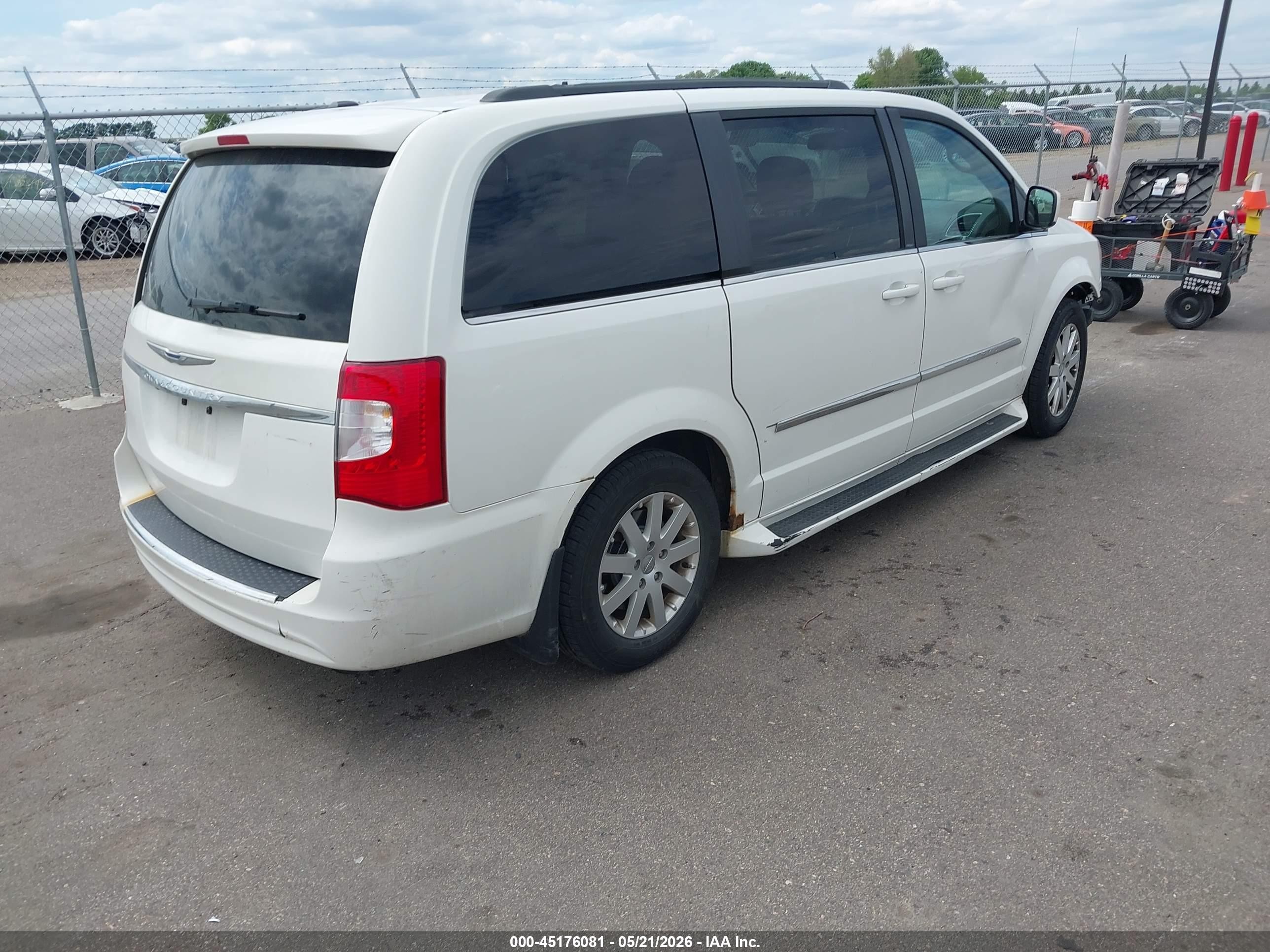 2012 Chrysler Town & Country Touring White vin: 2C4RC1BG4CR415766