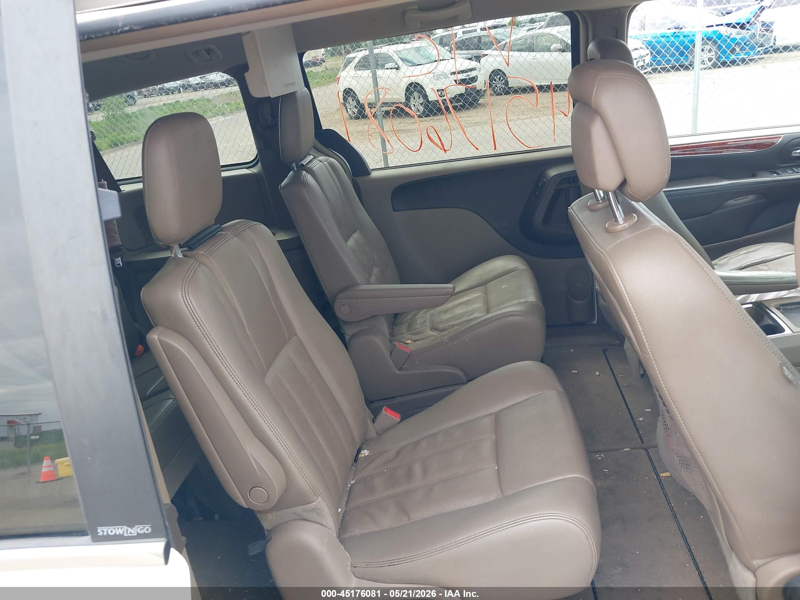2012 Chrysler Town & Country Touring White vin: 2C4RC1BG4CR415766