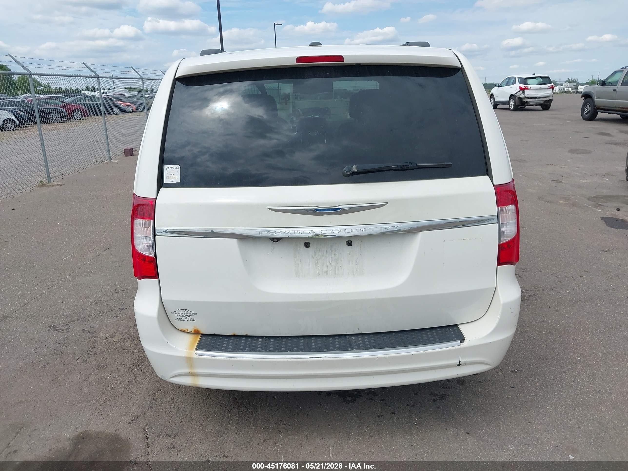 2012 Chrysler Town & Country Touring White vin: 2C4RC1BG4CR415766