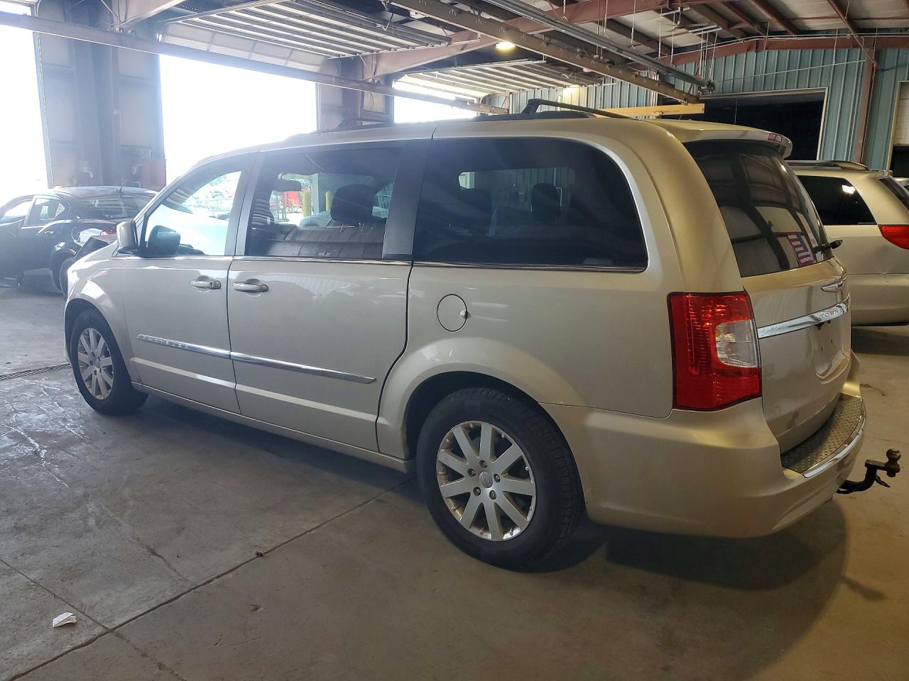 2013 Chrysler Town & Country Touring Beige vin: 2C4RC1BG4DR510183