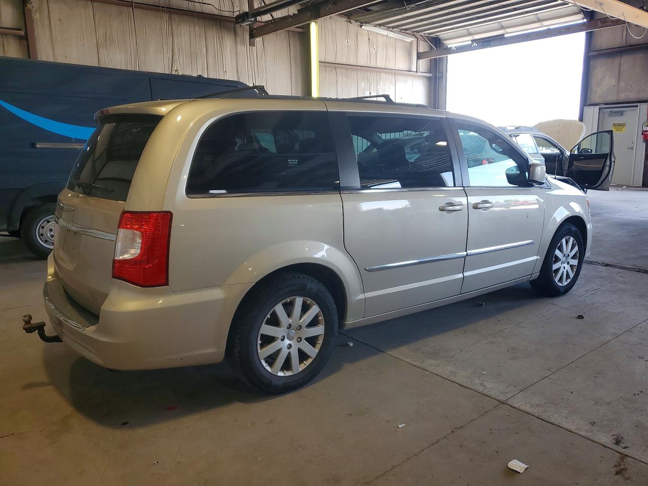 2013 Chrysler Town & Country Touring Beige vin: 2C4RC1BG4DR510183