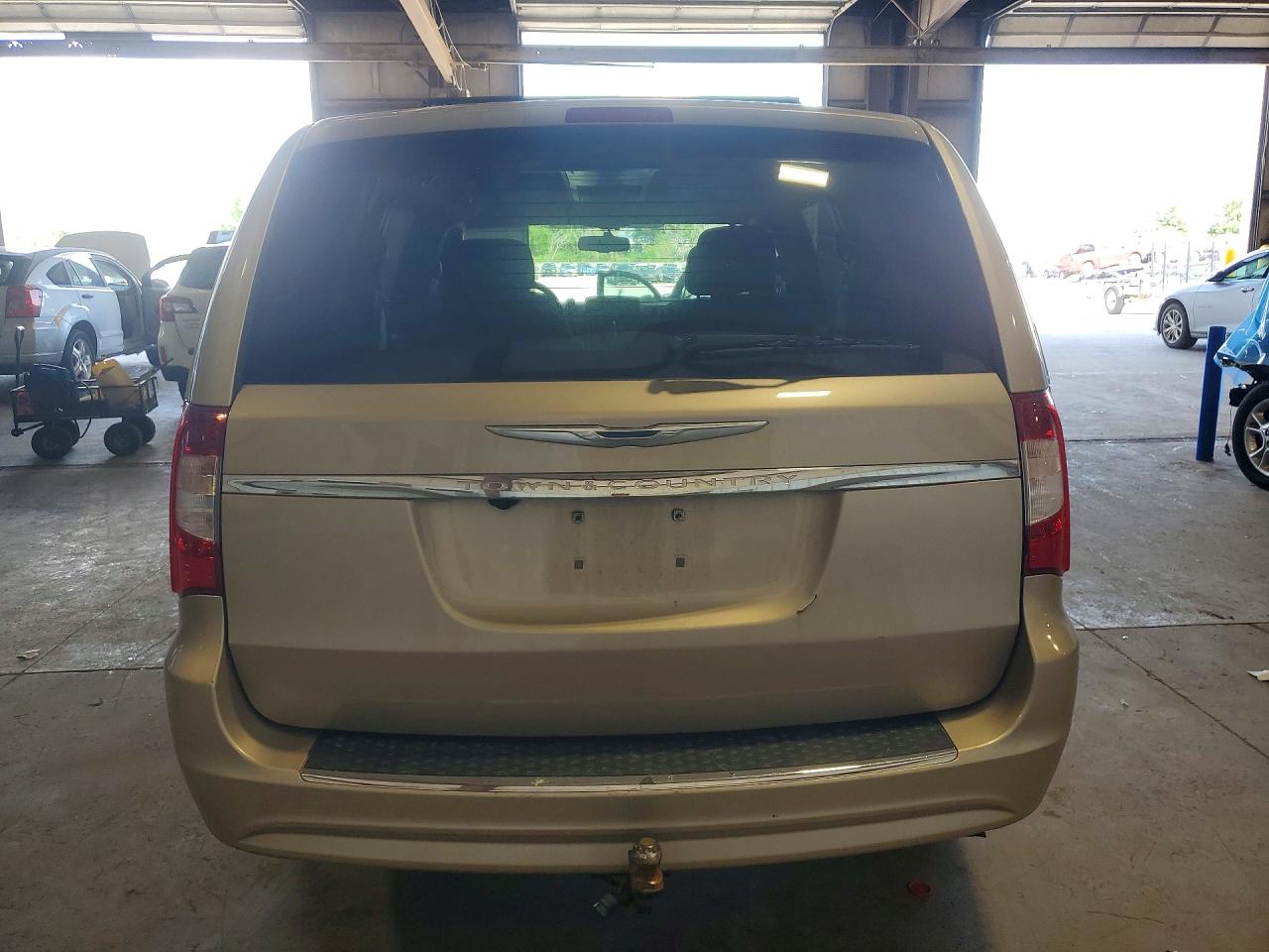 2013 Chrysler Town & Country Touring Beige vin: 2C4RC1BG4DR510183