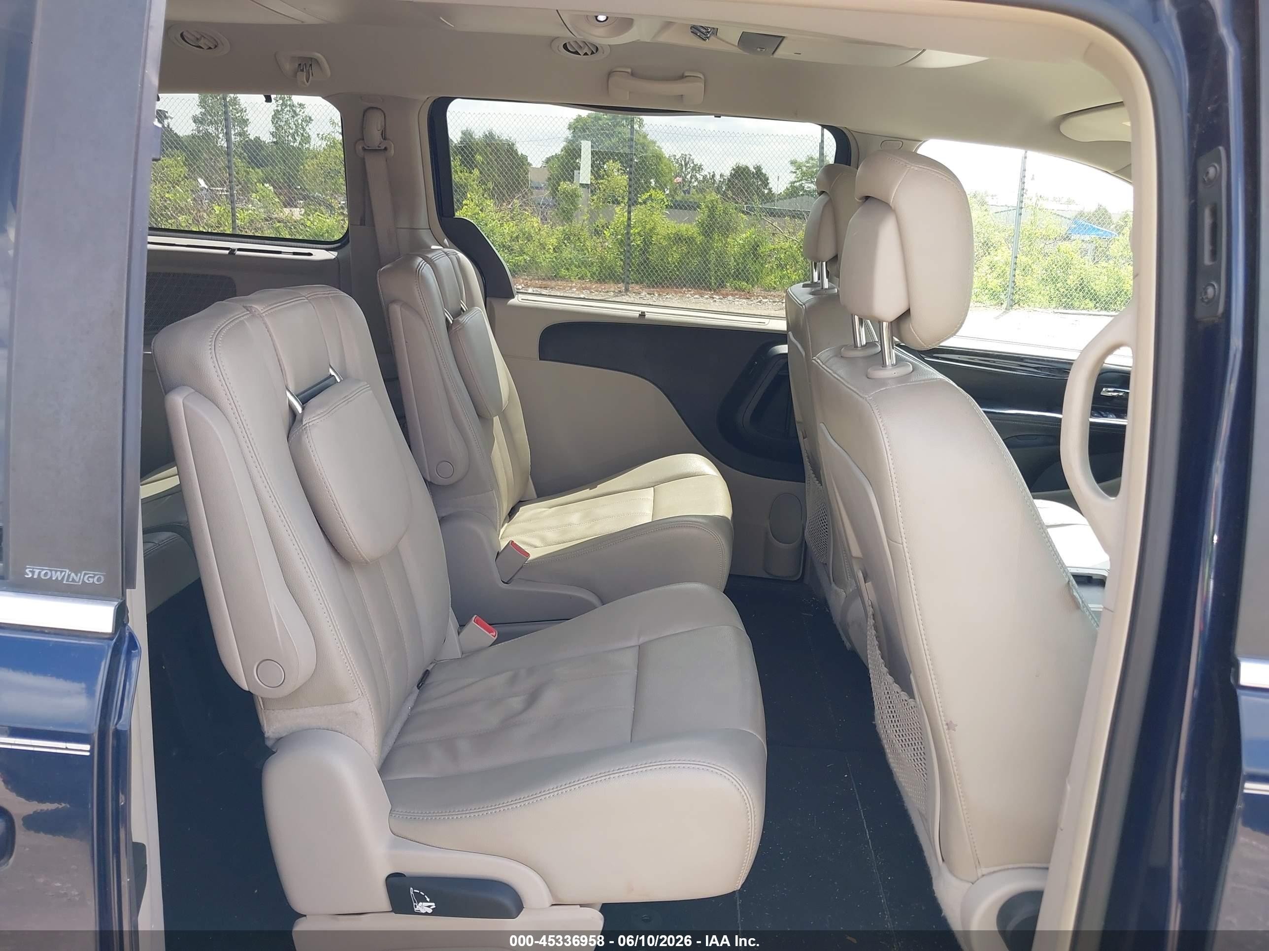 2013 Chrysler Town & Country Touring Blue vin: 2C4RC1BG4DR573607