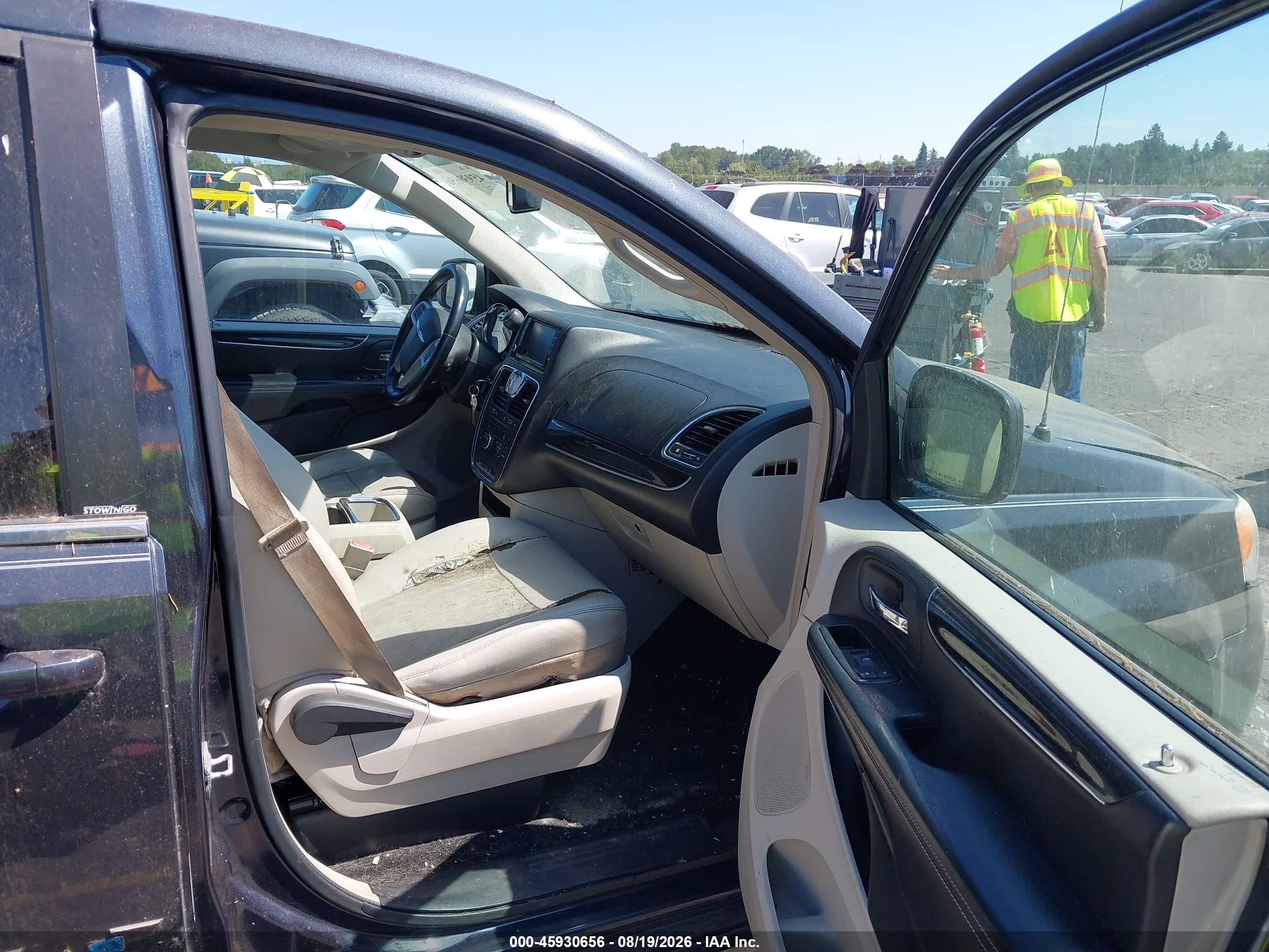 2013 Chrysler Town & Country Touring Blue vin: 2C4RC1BG4DR595171