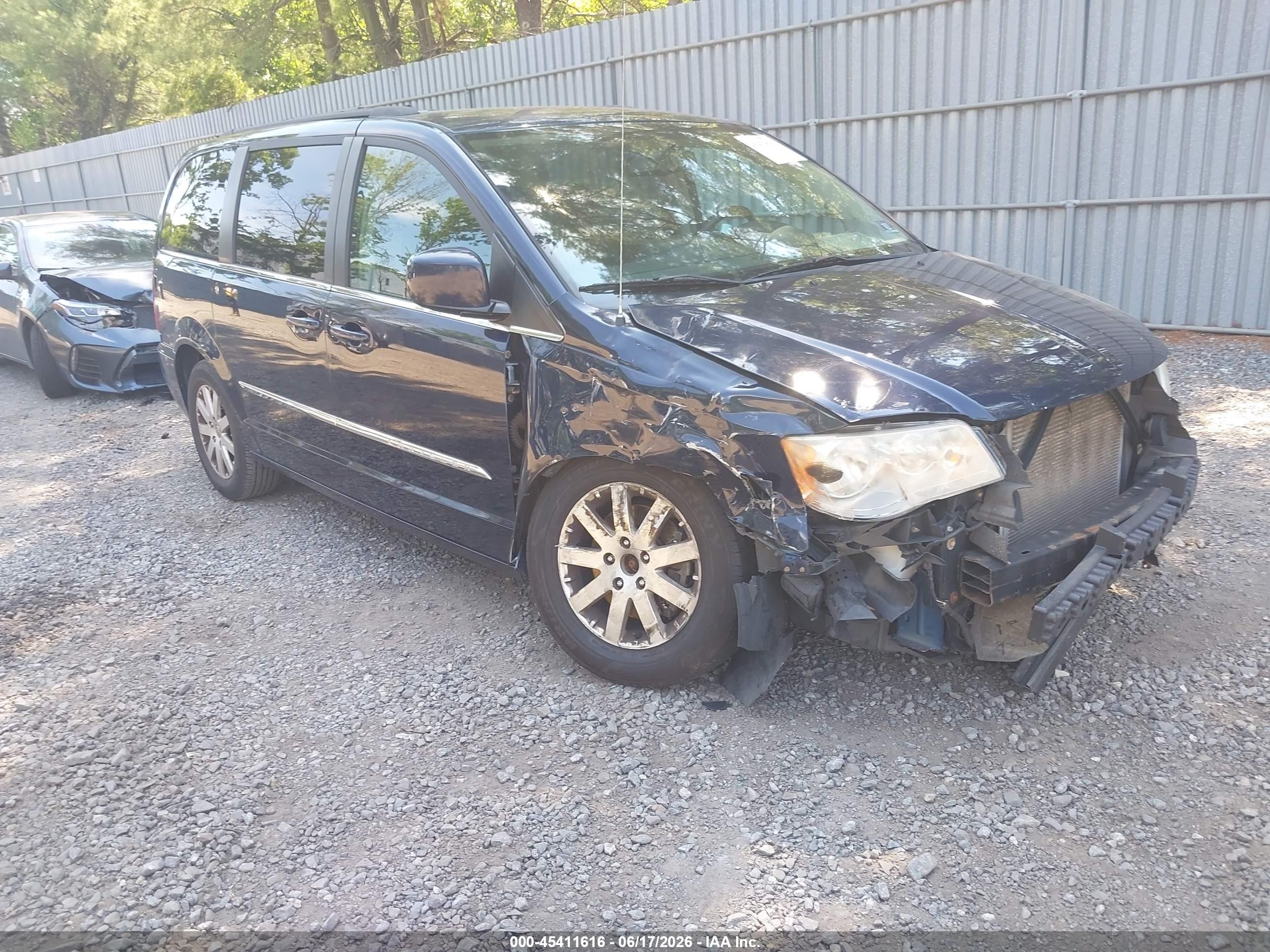 2013 Chrysler Town & Country Touring Blue vin: 2C4RC1BG4DR649214