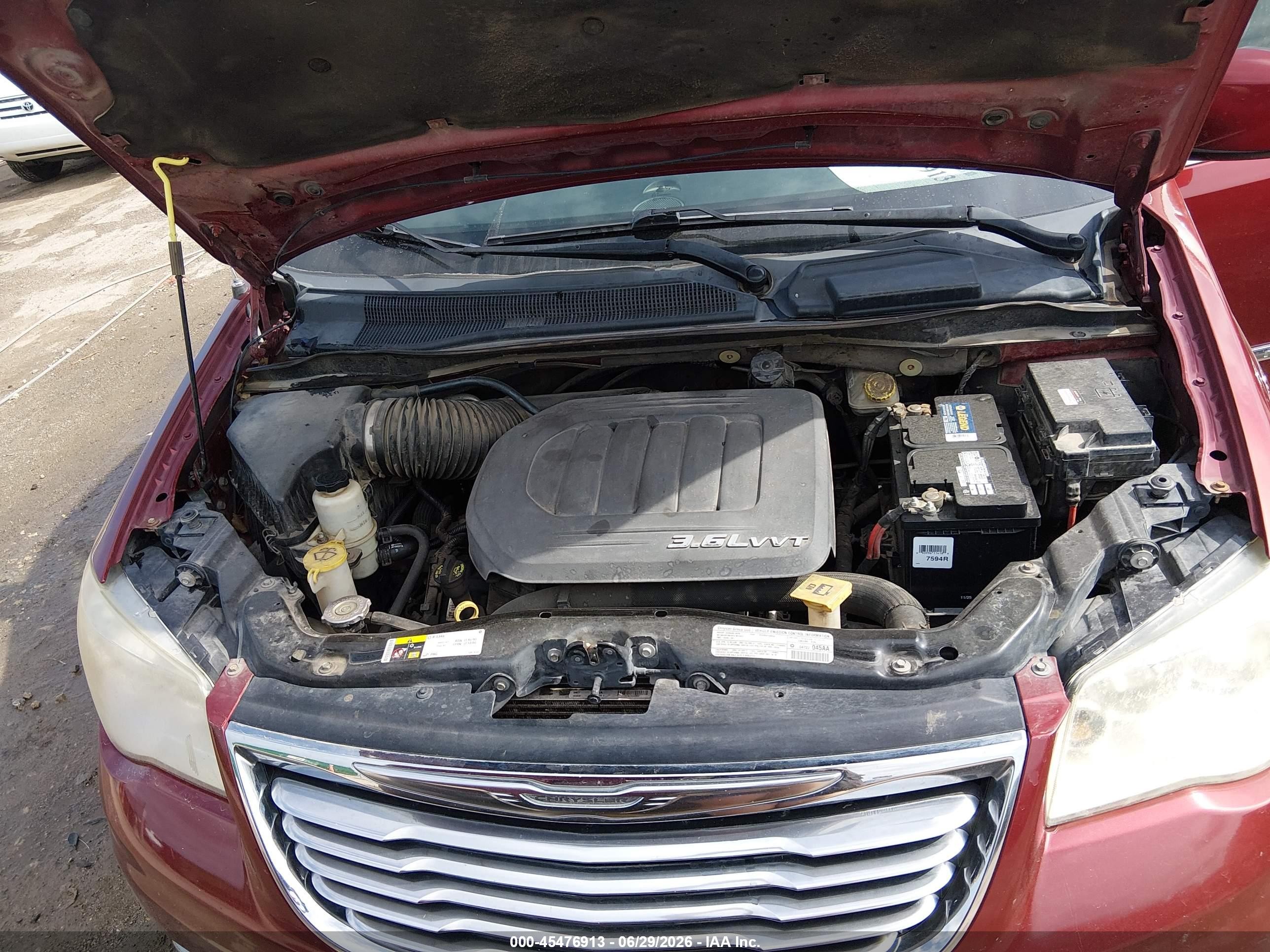 2013 Chrysler Town & Country Touring Red vin: 2C4RC1BG4DR657491