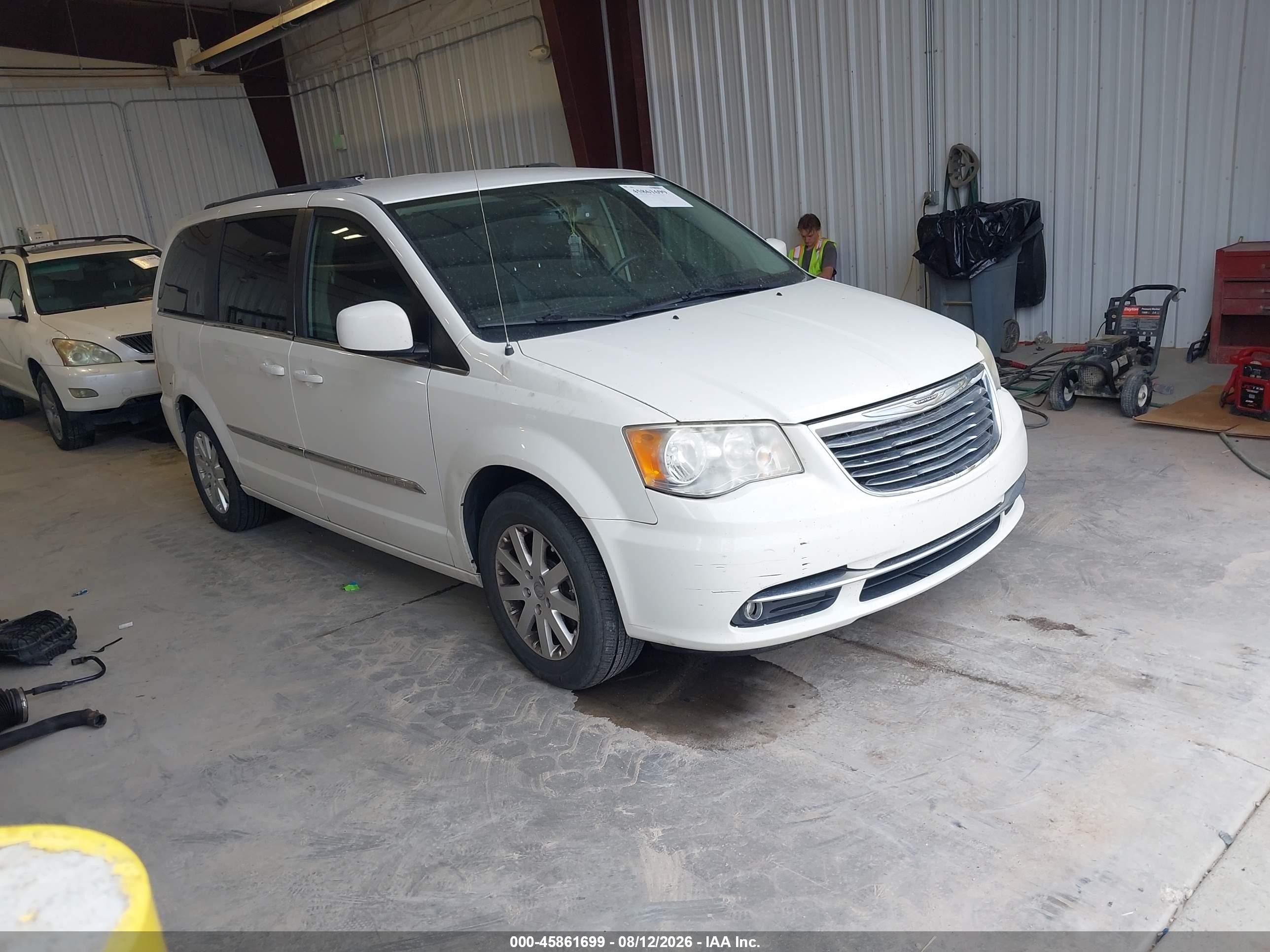 2013 Chrysler Town & Country Touring White vin: 2C4RC1BG4DR684139