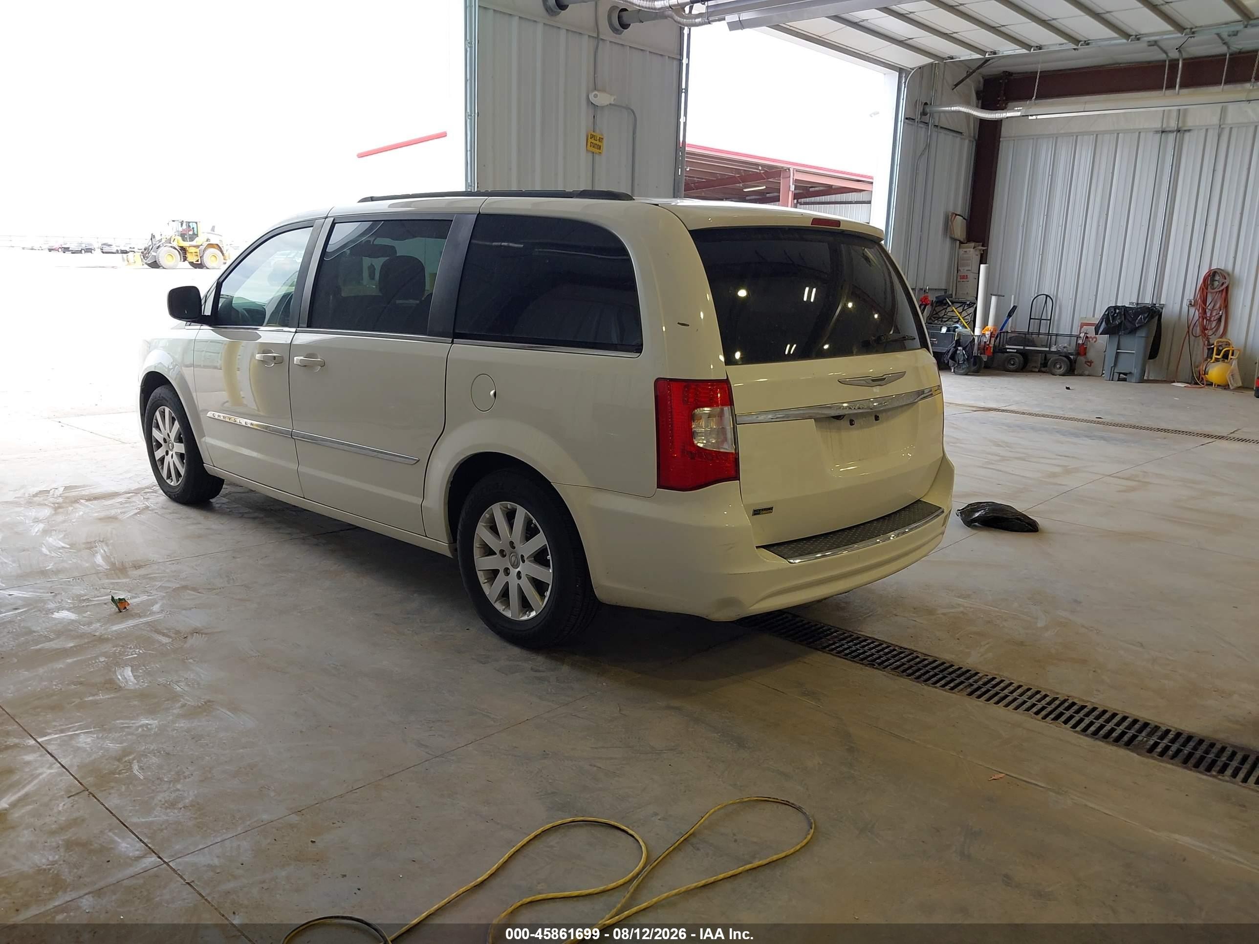2013 Chrysler Town & Country Touring White vin: 2C4RC1BG4DR684139