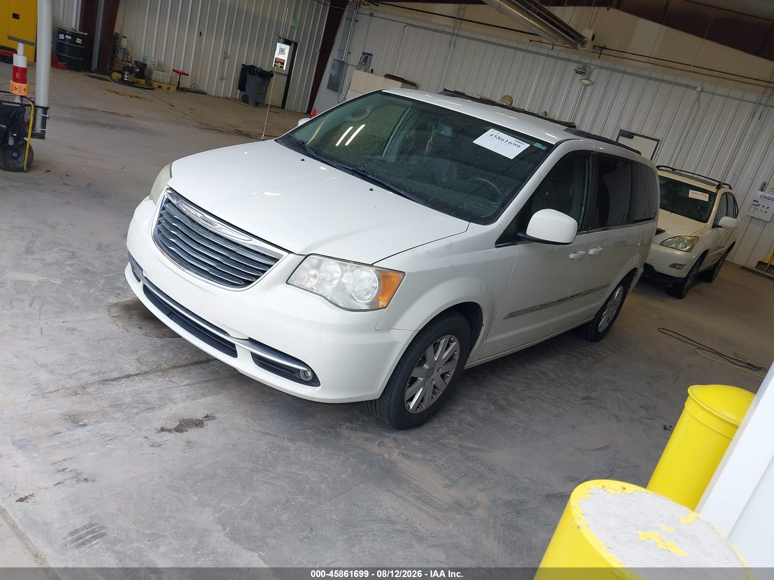 2013 Chrysler Town & Country Touring White vin: 2C4RC1BG4DR684139