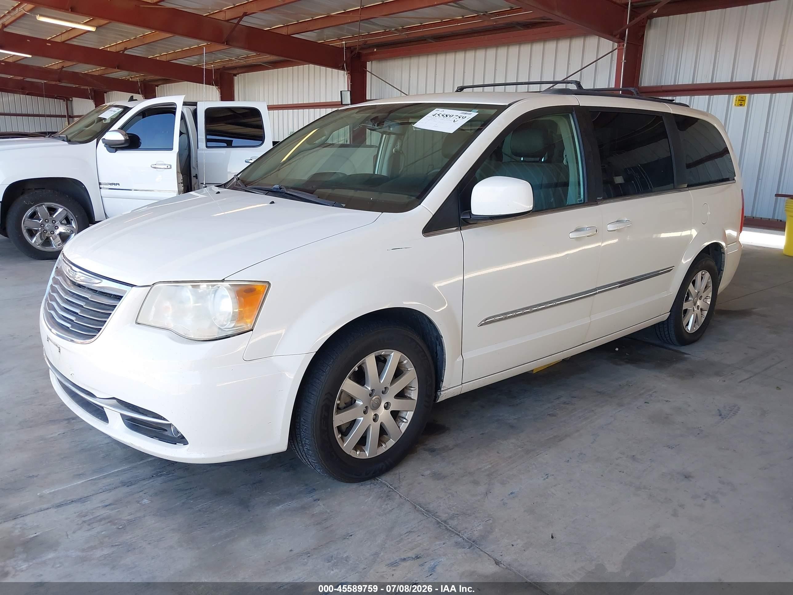 2013 Chrysler Town & Country Touring White vin: 2C4RC1BG4DR720850