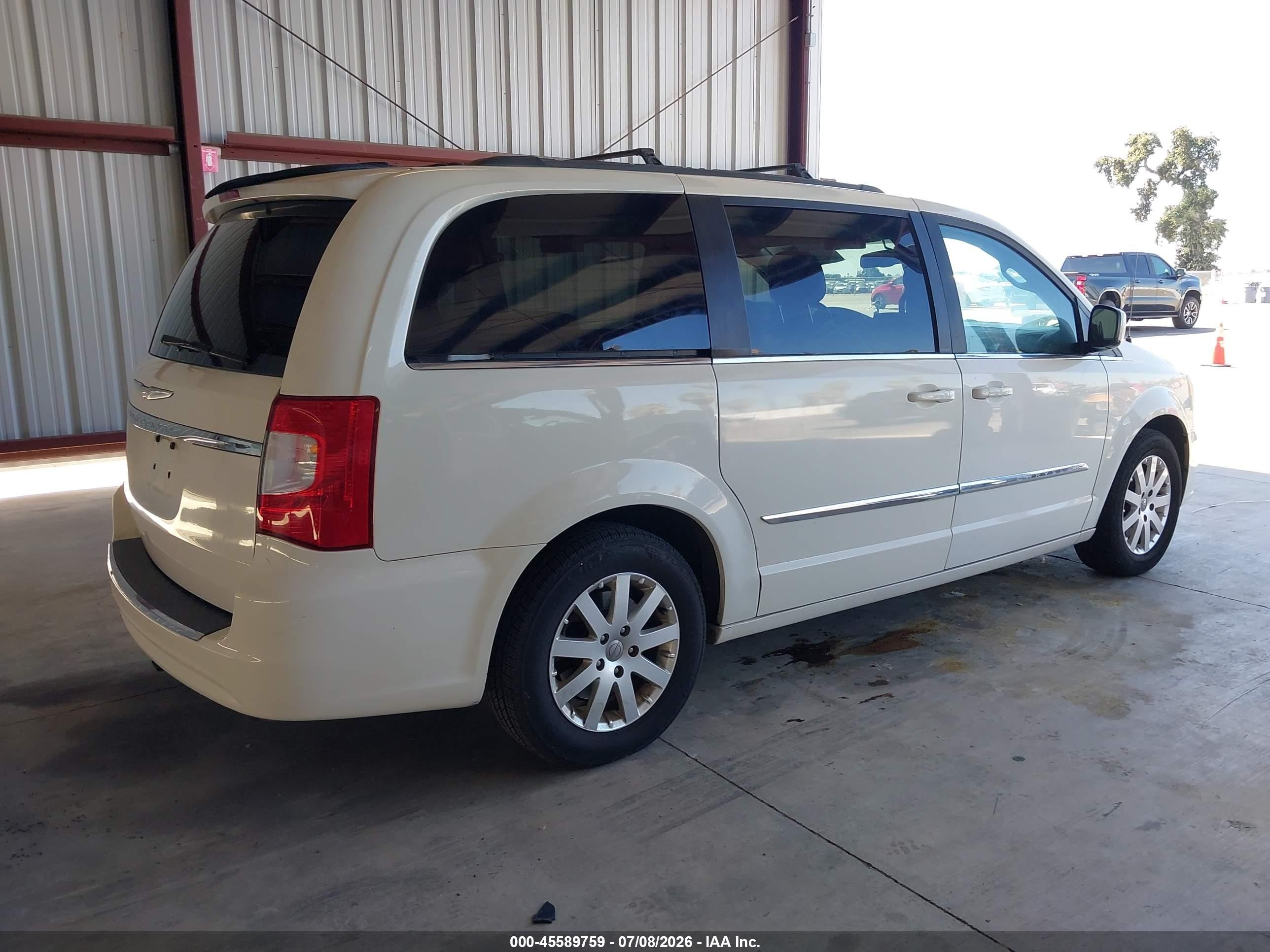 2013 Chrysler Town & Country Touring White vin: 2C4RC1BG4DR720850
