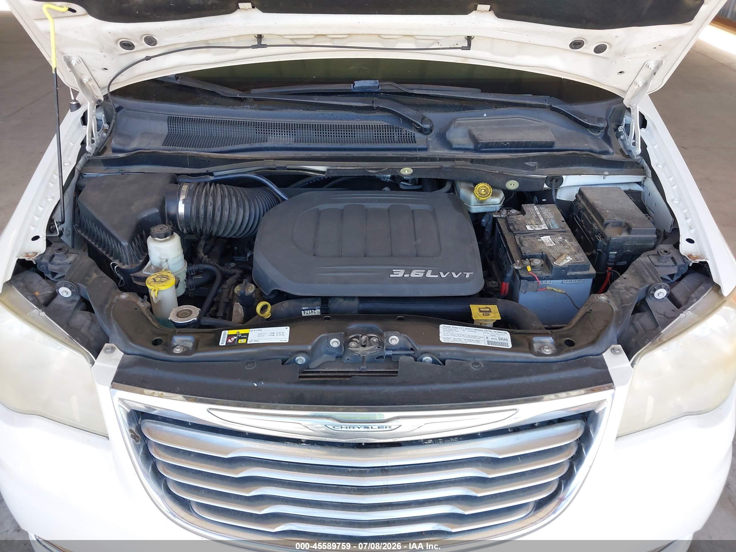 2013 Chrysler Town & Country Touring White vin: 2C4RC1BG4DR720850