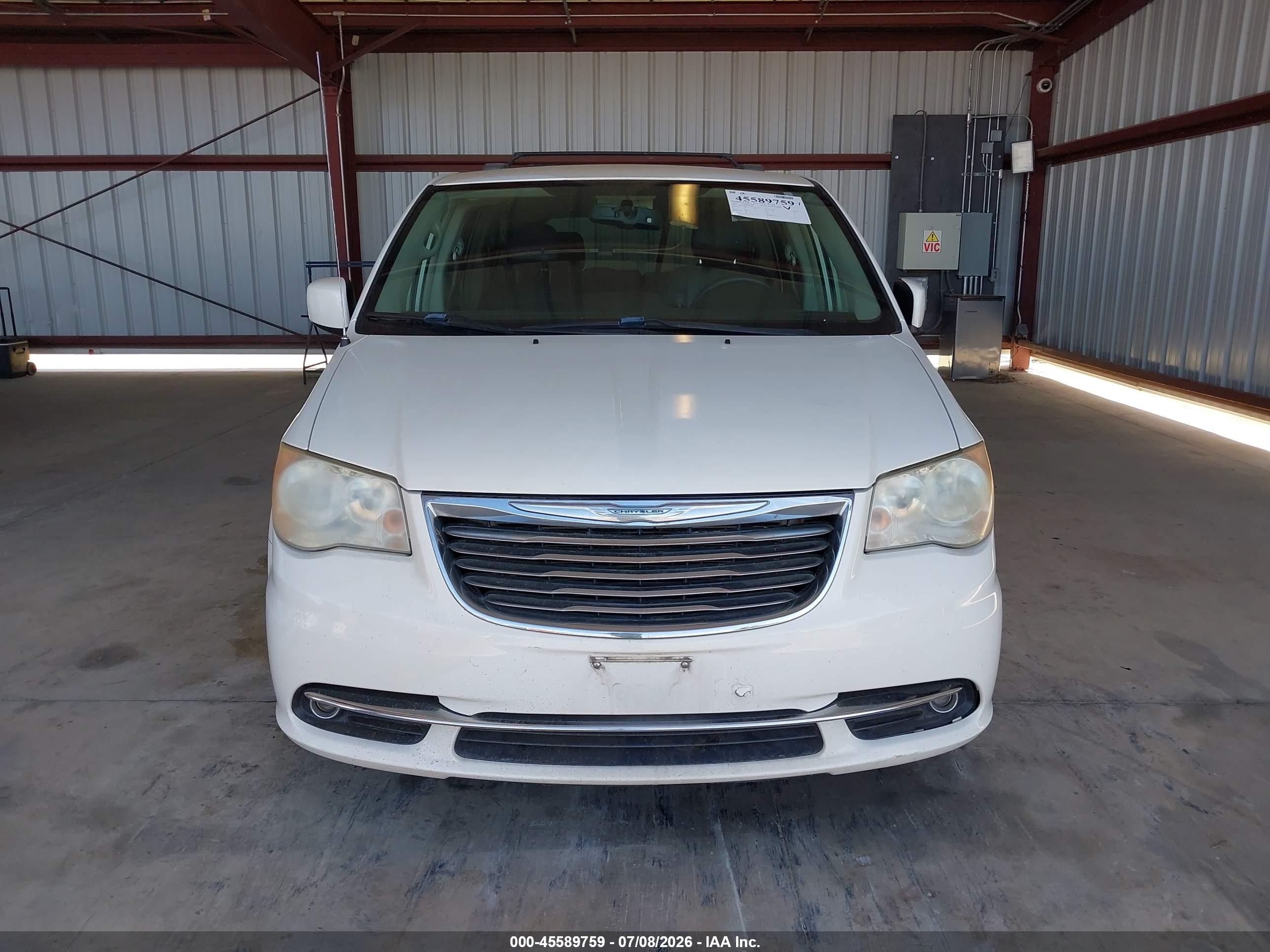 2013 Chrysler Town & Country Touring White vin: 2C4RC1BG4DR720850