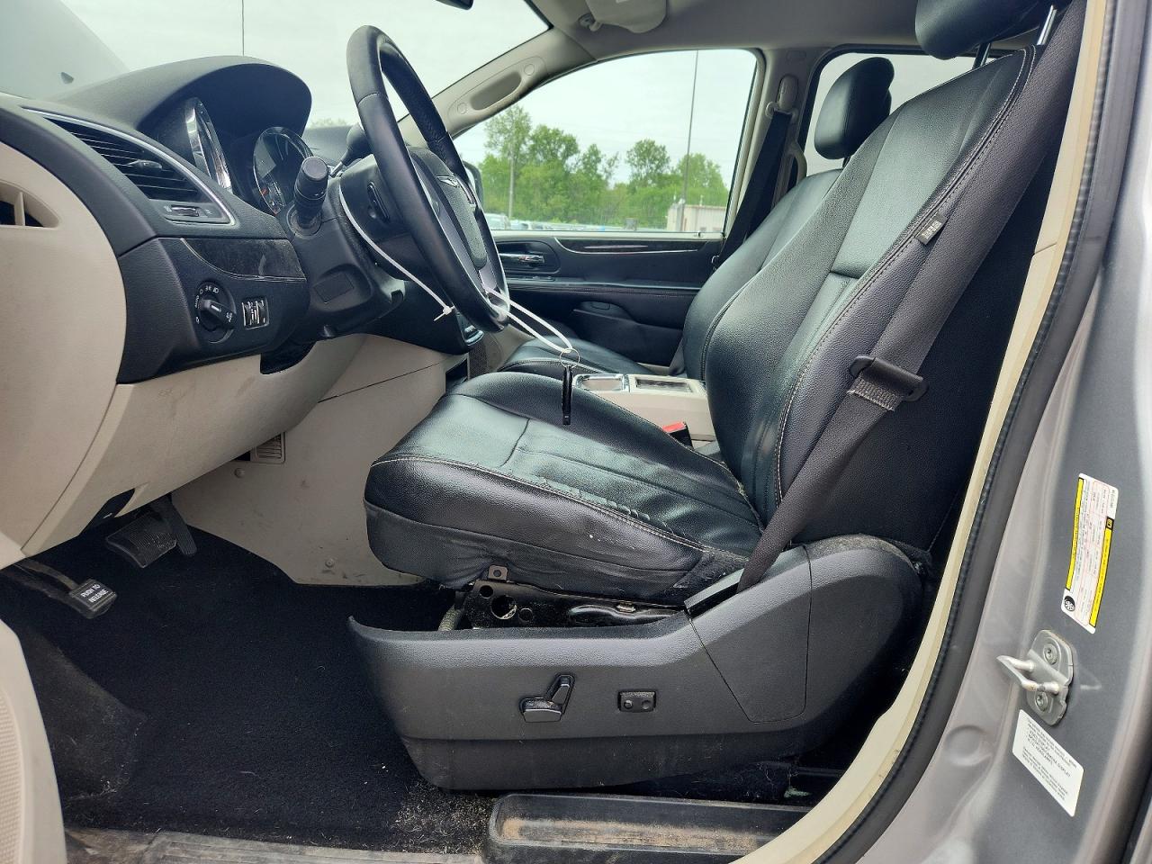 2013 Chrysler Town & Country Touring Silver vin: 2C4RC1BG4DR727216