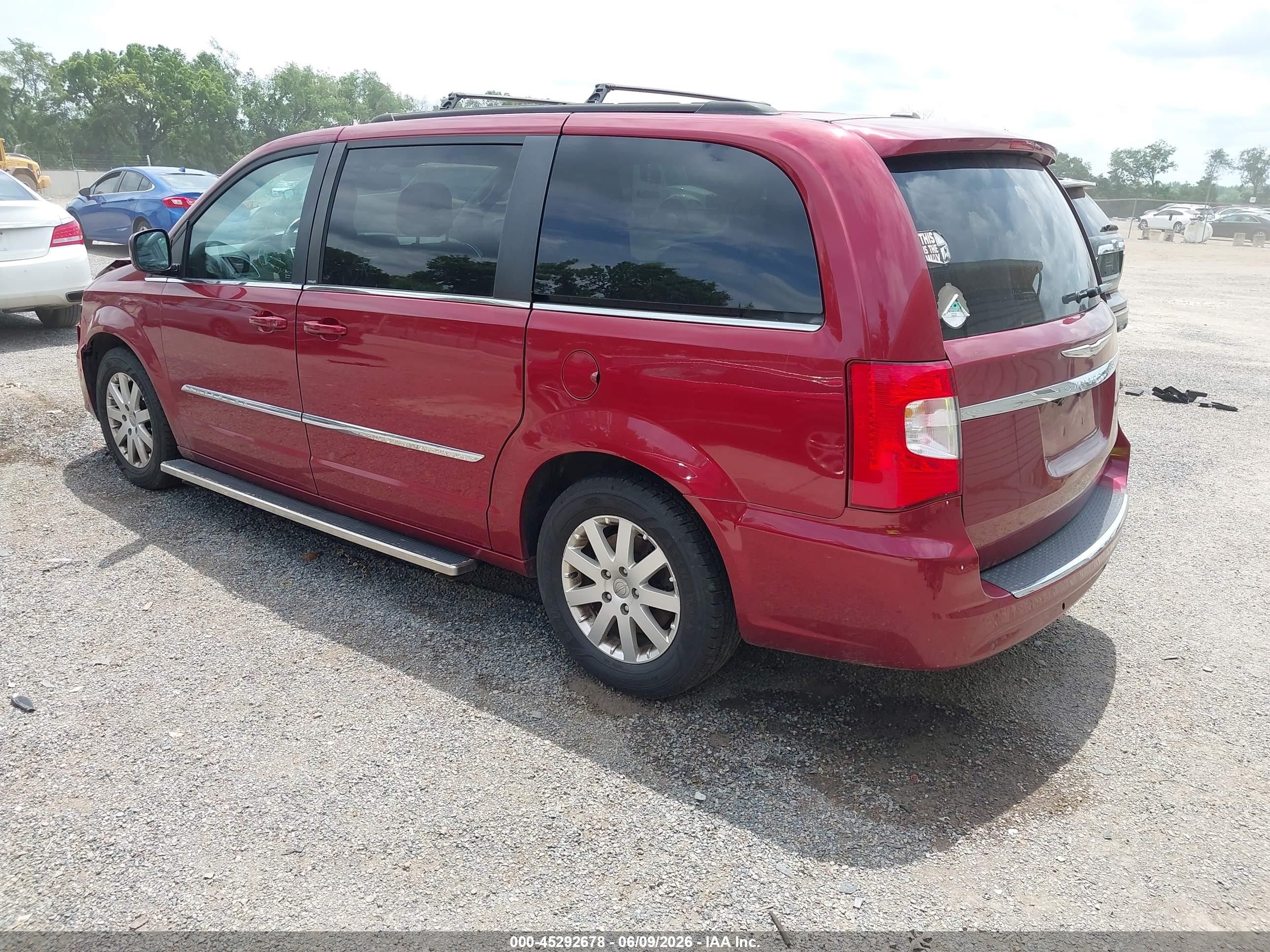 2013 Chrysler Town & Country Touring Red vin: 2C4RC1BG4DR734795