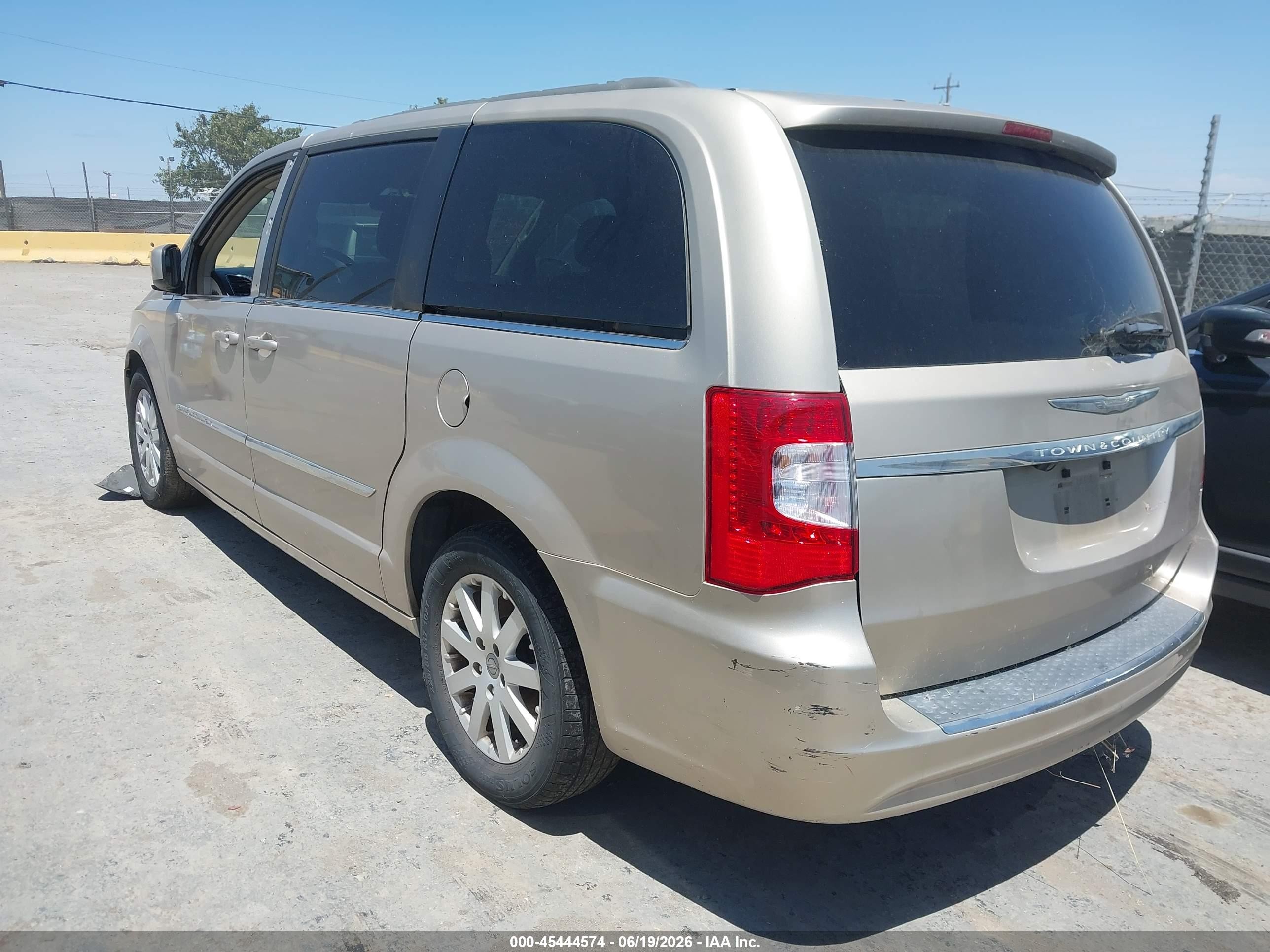 2013 Chrysler Town & Country Touring Золотой vin: 2C4RC1BG4DR743531