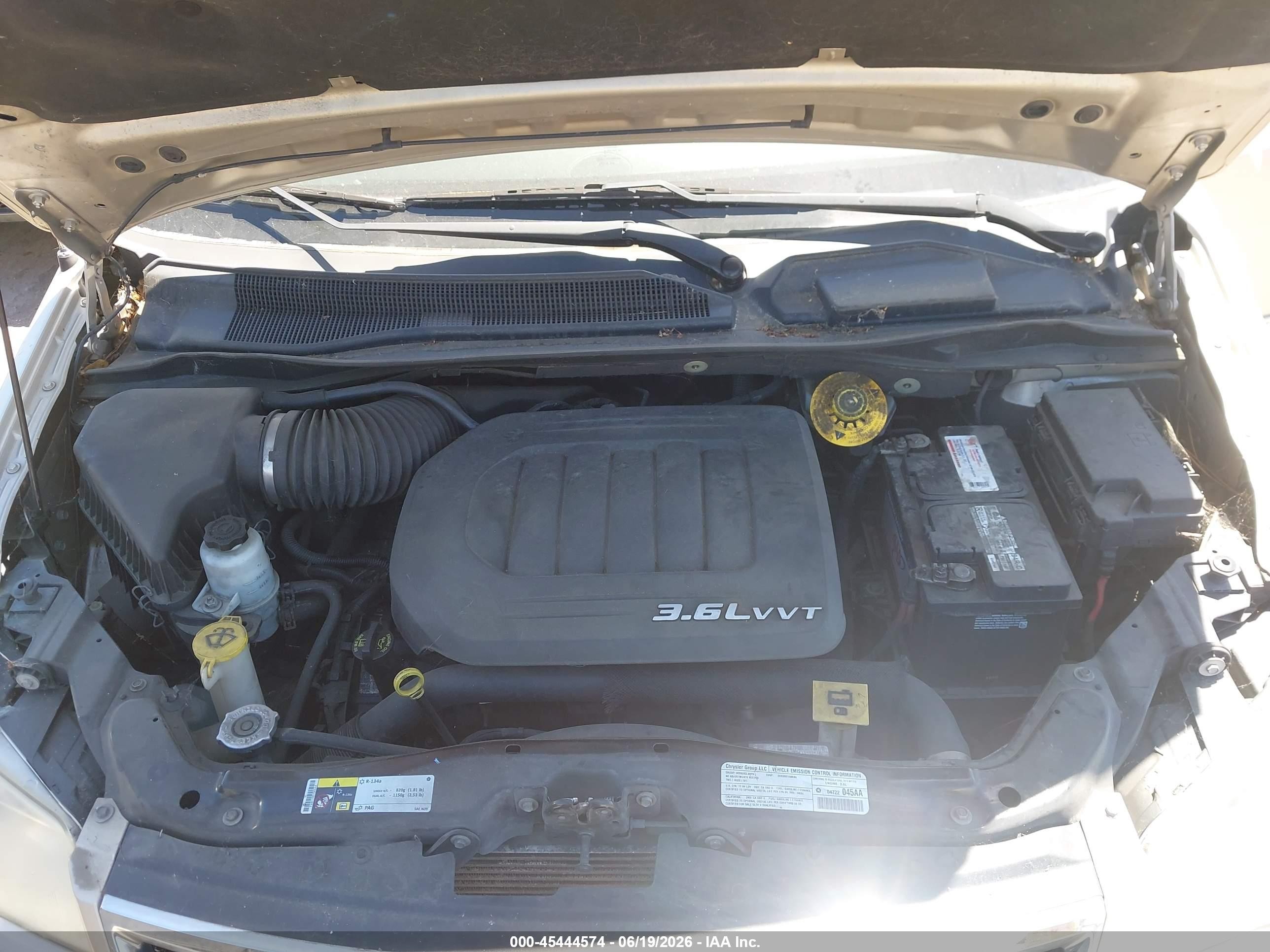 2013 Chrysler Town & Country Touring Золотой vin: 2C4RC1BG4DR743531