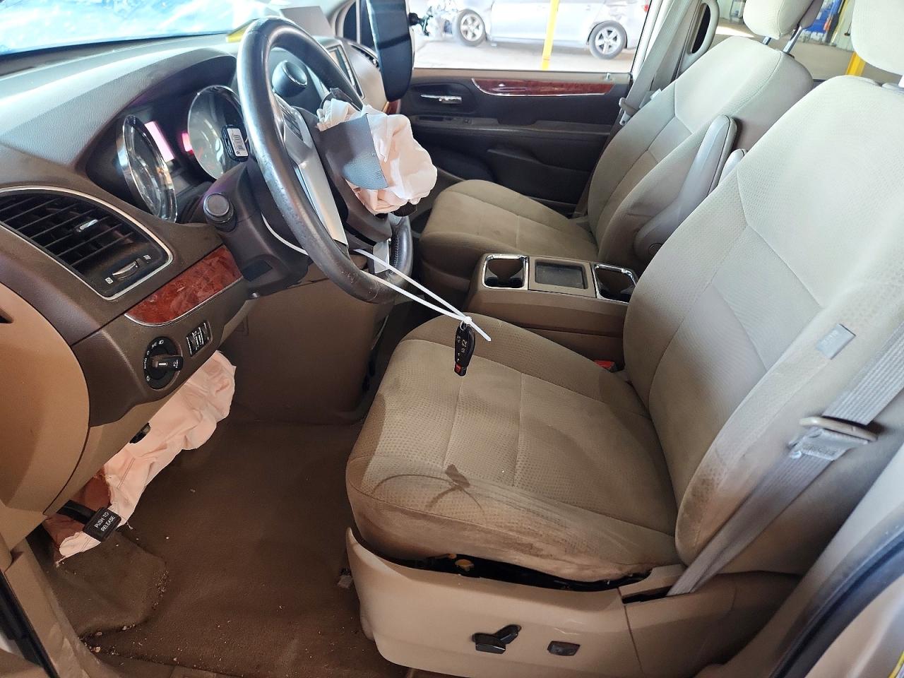 2013 Chrysler Town & Country Touring Tan vin: 2C4RC1BG4DR758904