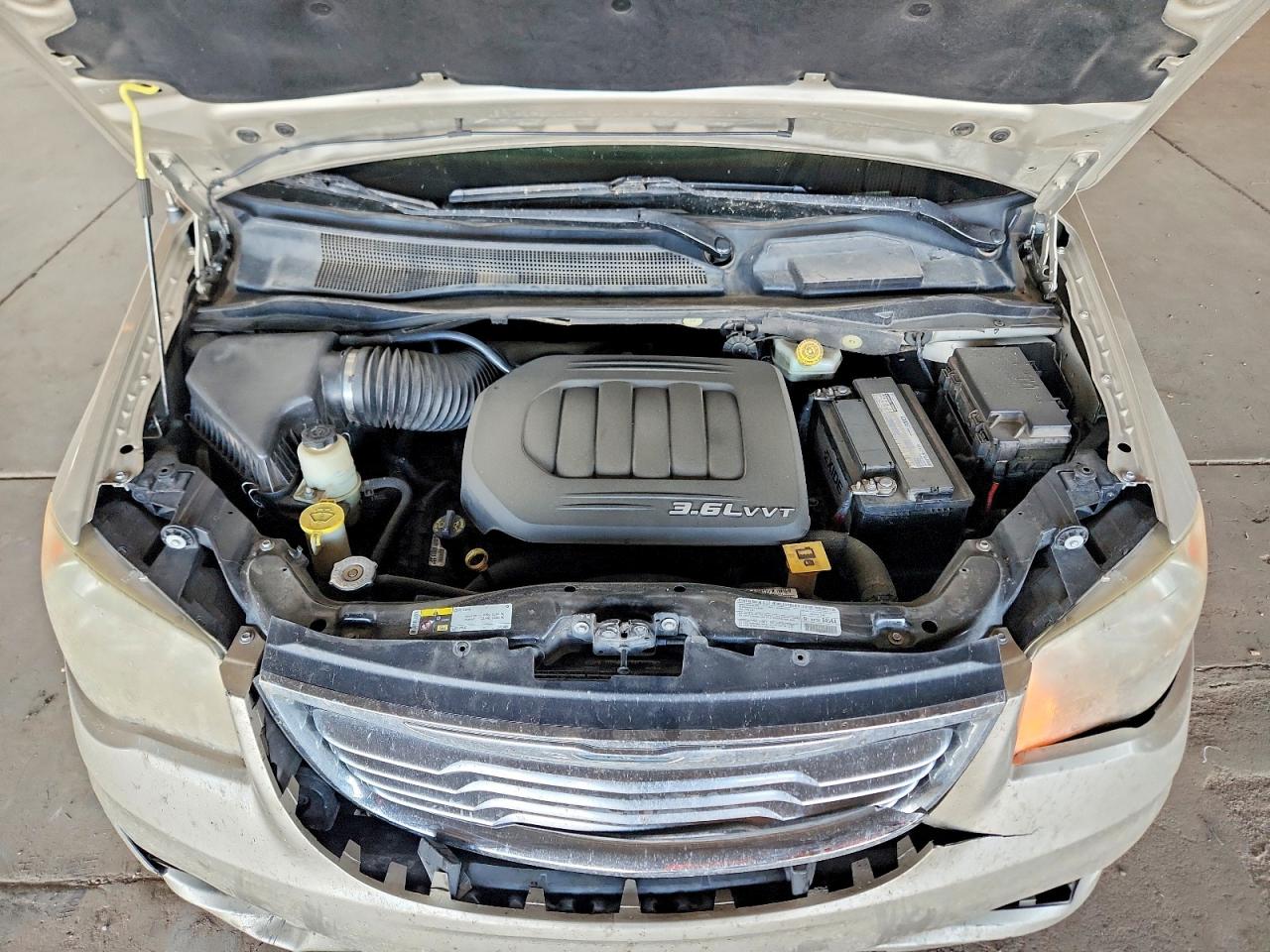 2013 Chrysler Town & Country Touring Tan vin: 2C4RC1BG4DR758904