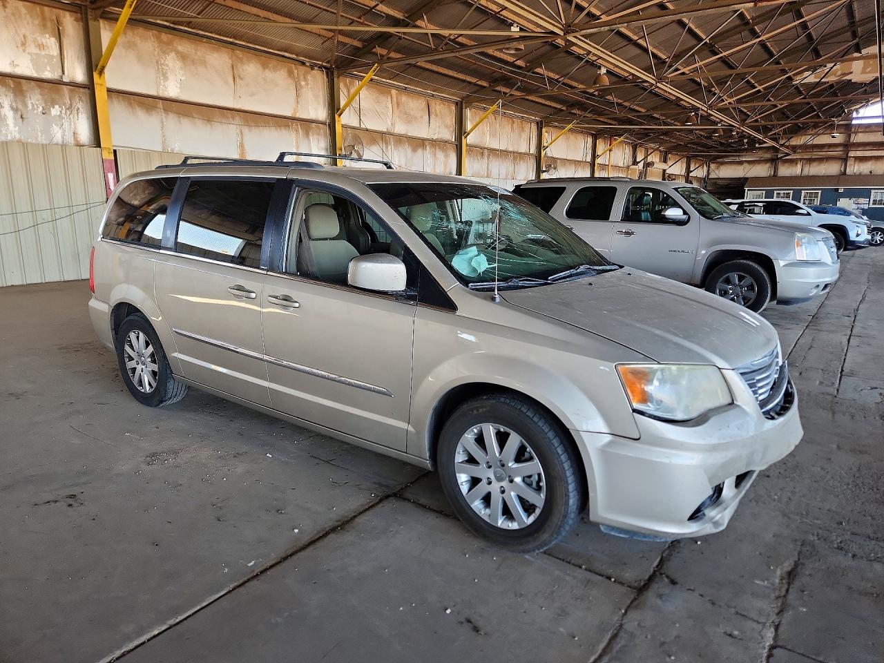 2013 Chrysler Town & Country Touring Tan vin: 2C4RC1BG4DR758904