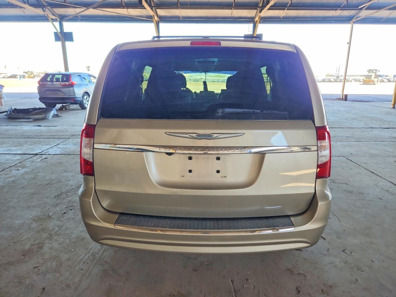 2013 Chrysler Town & Country Touring Tan vin: 2C4RC1BG4DR758904