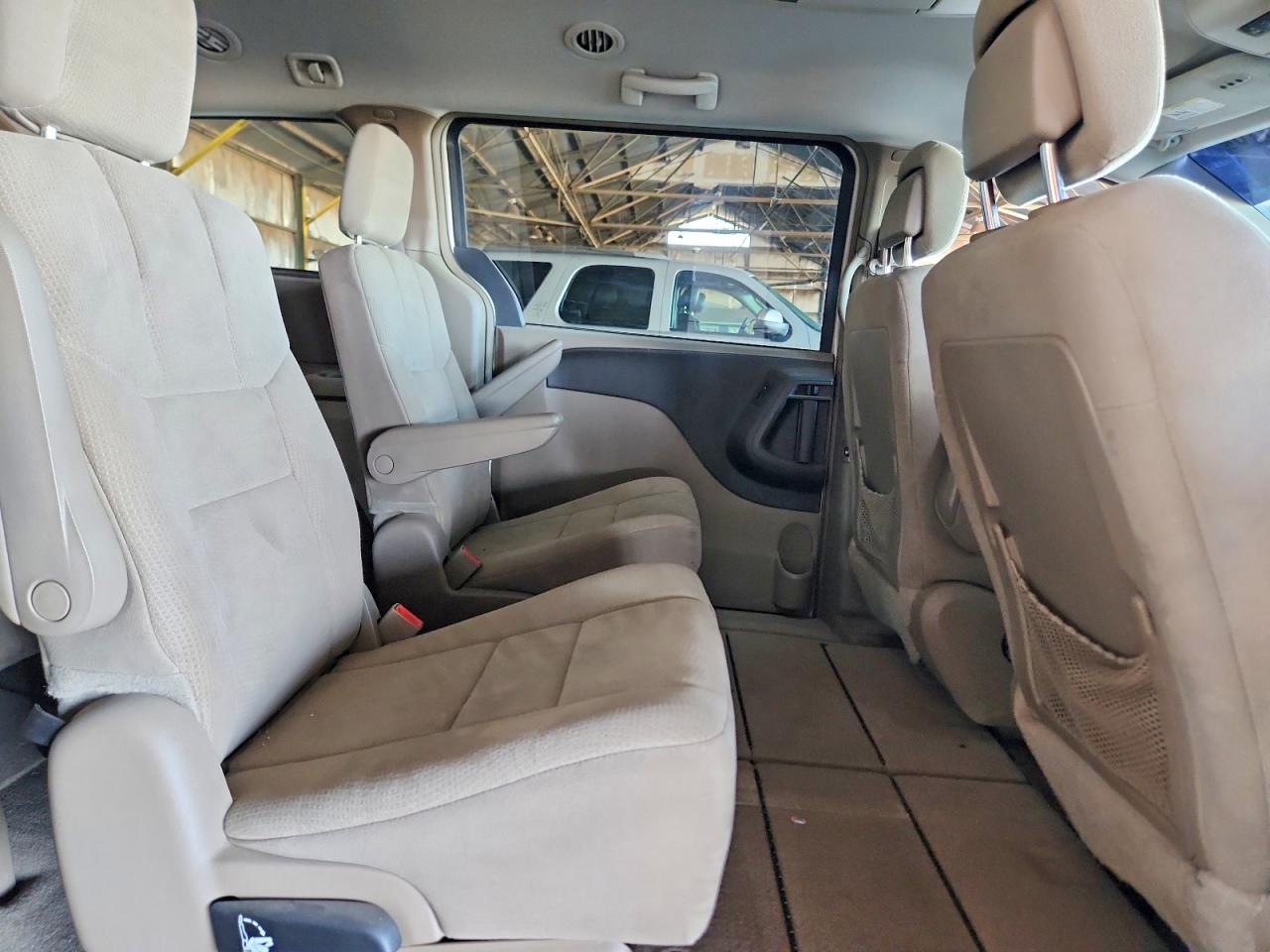 2013 Chrysler Town & Country Touring Tan vin: 2C4RC1BG4DR758904