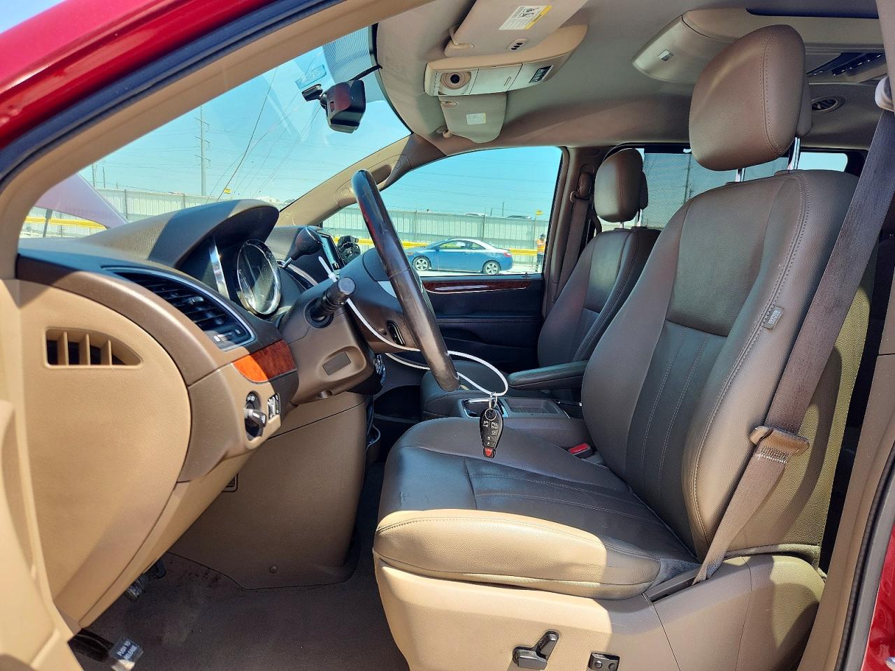 2013 Chrysler Town & Country Touring Red vin: 2C4RC1BG4DR778618