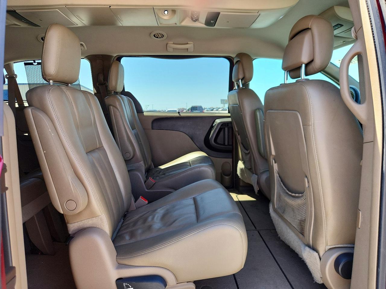 2013 Chrysler Town & Country Touring Red vin: 2C4RC1BG4DR778618