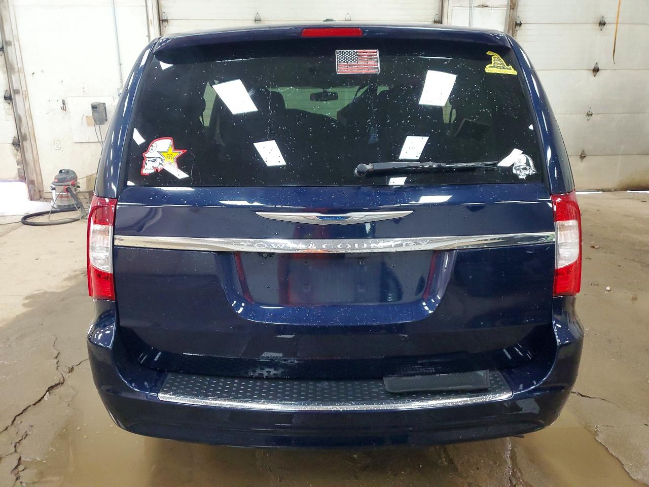 2014 Chrysler Town & Country Touring Blue vin: 2C4RC1BG4ER112148