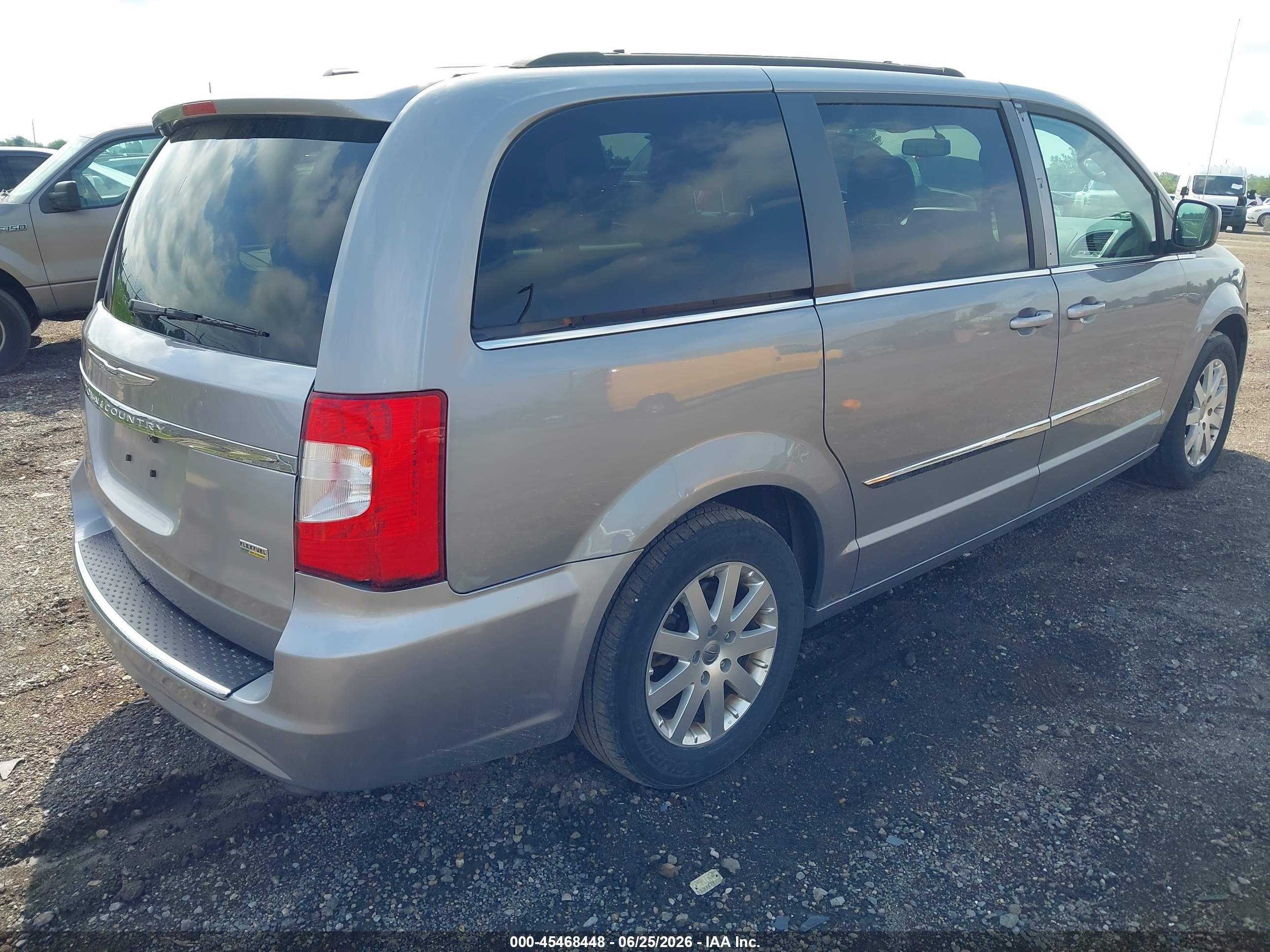 2014 Chrysler Town & Country Touring Серебряный vin: 2C4RC1BG4ER159759