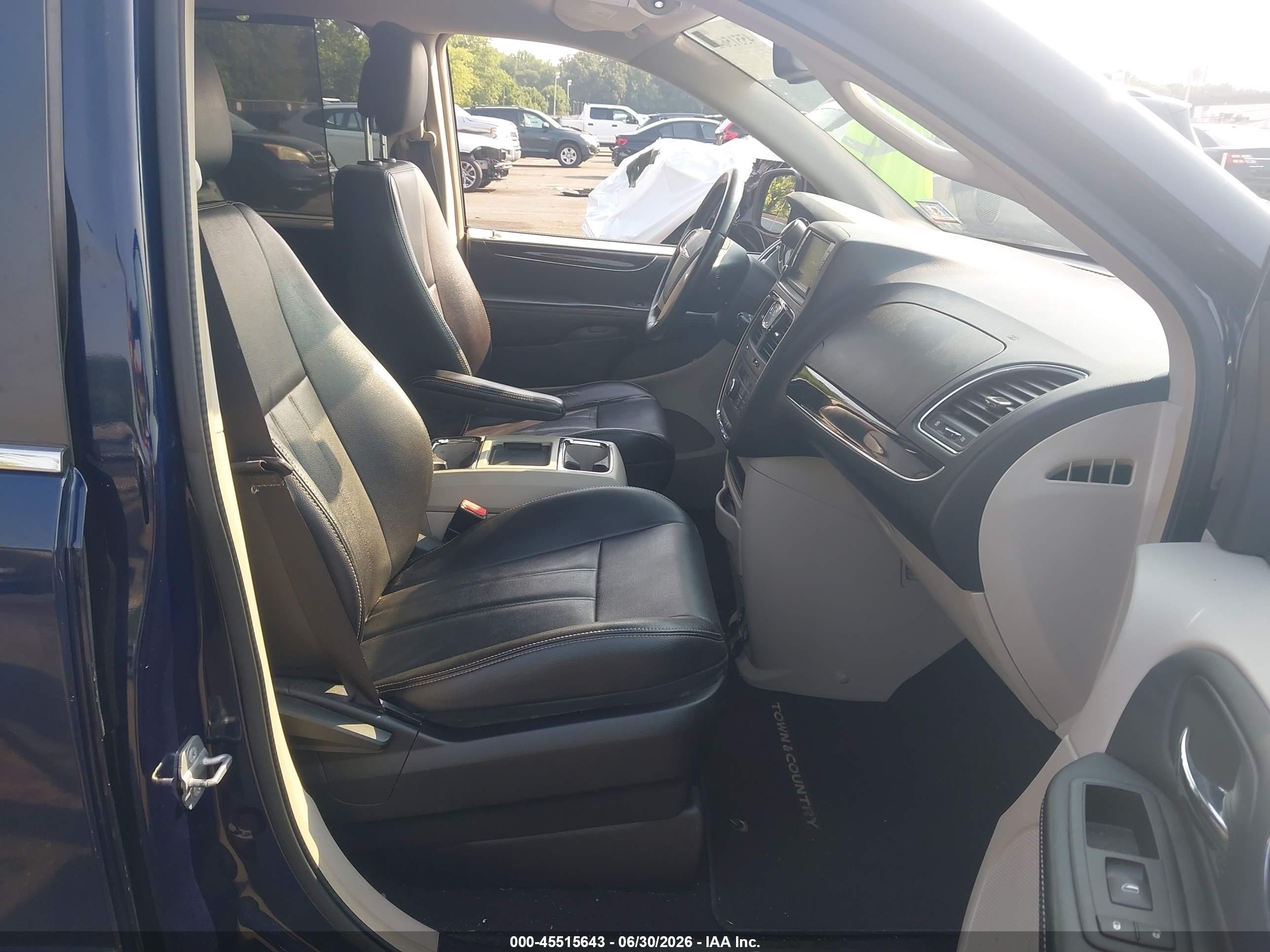 2014 Chrysler Town & Country Touring Blue vin: 2C4RC1BG4ER228711