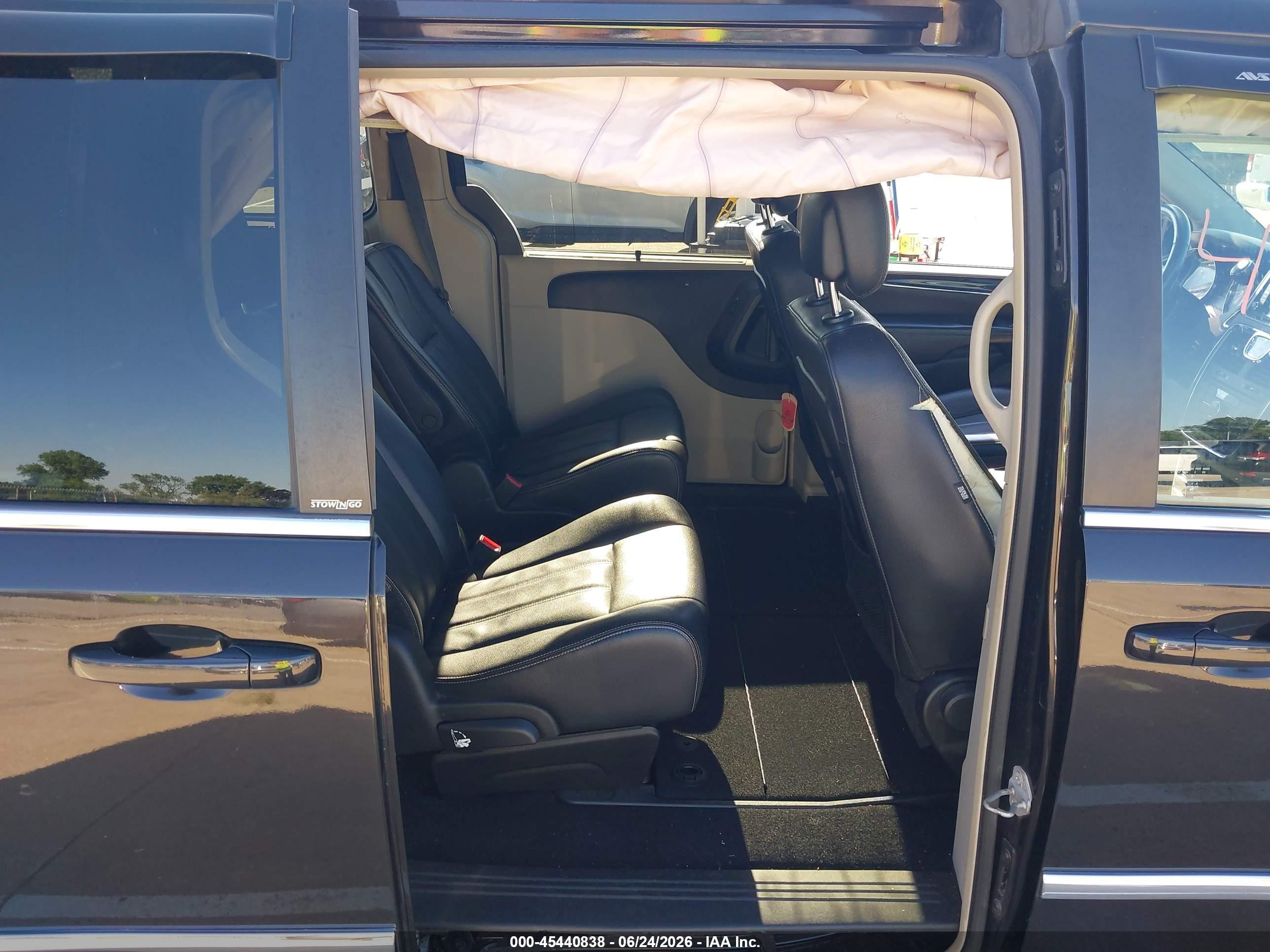 2014 Chrysler Town & Country Touring Black vin: 2C4RC1BG4ER231785