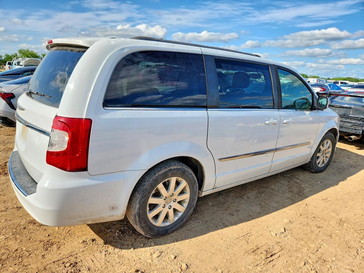 2014 Chrysler Town & Country Touring White vin: 2C4RC1BG4ER246657