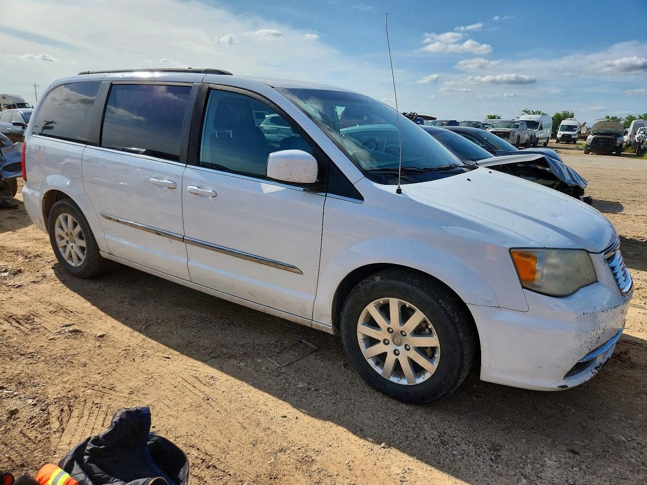2014 Chrysler Town & Country Touring White vin: 2C4RC1BG4ER246657