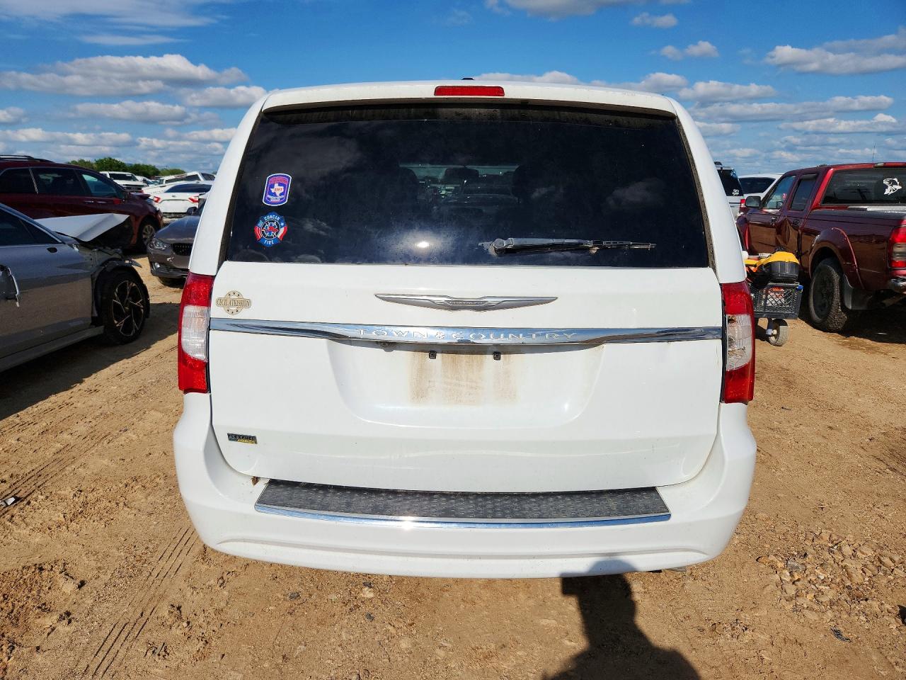 2014 Chrysler Town & Country Touring White vin: 2C4RC1BG4ER246657