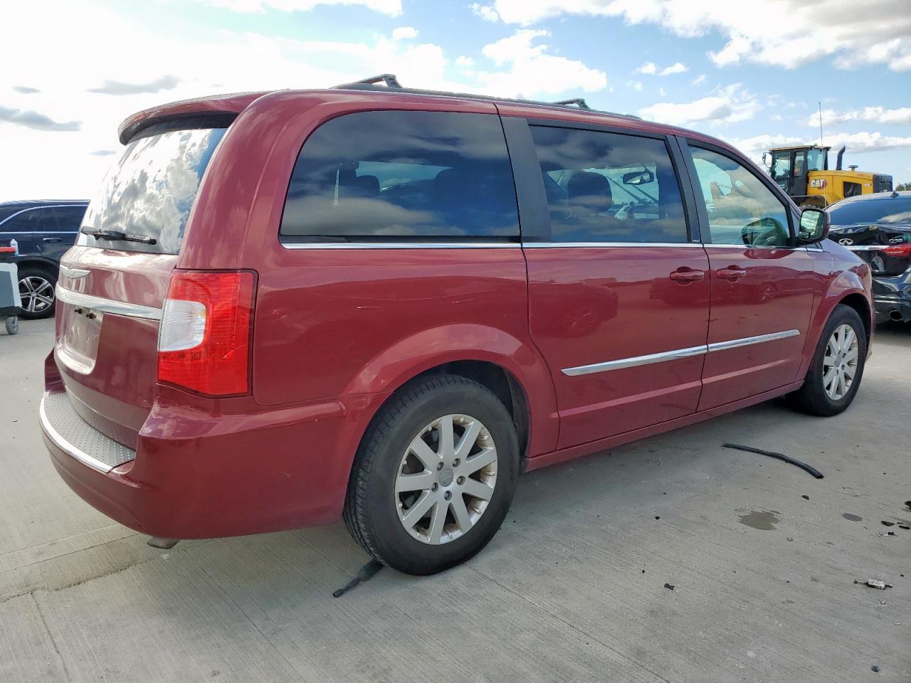 2014 Chrysler Town & Country Touring Red vin: 2C4RC1BG4ER270893