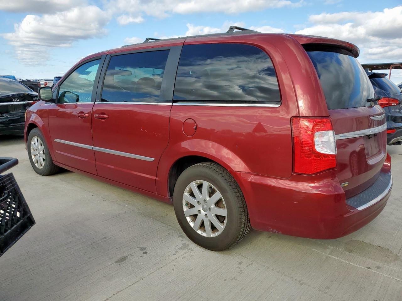 2014 Chrysler Town & Country Touring Red vin: 2C4RC1BG4ER270893