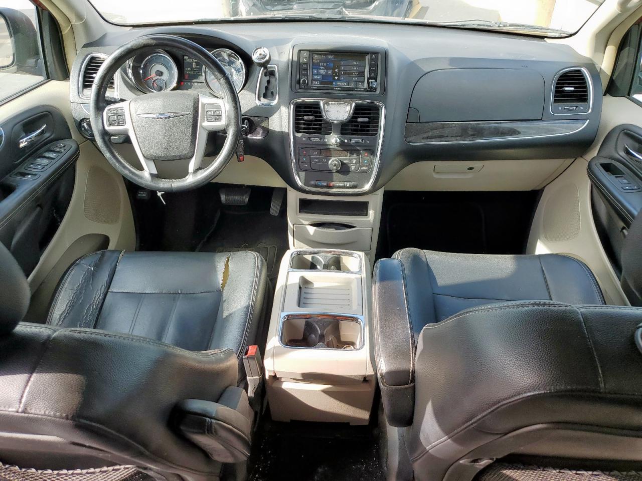 2014 Chrysler Town & Country Touring Red vin: 2C4RC1BG4ER270893