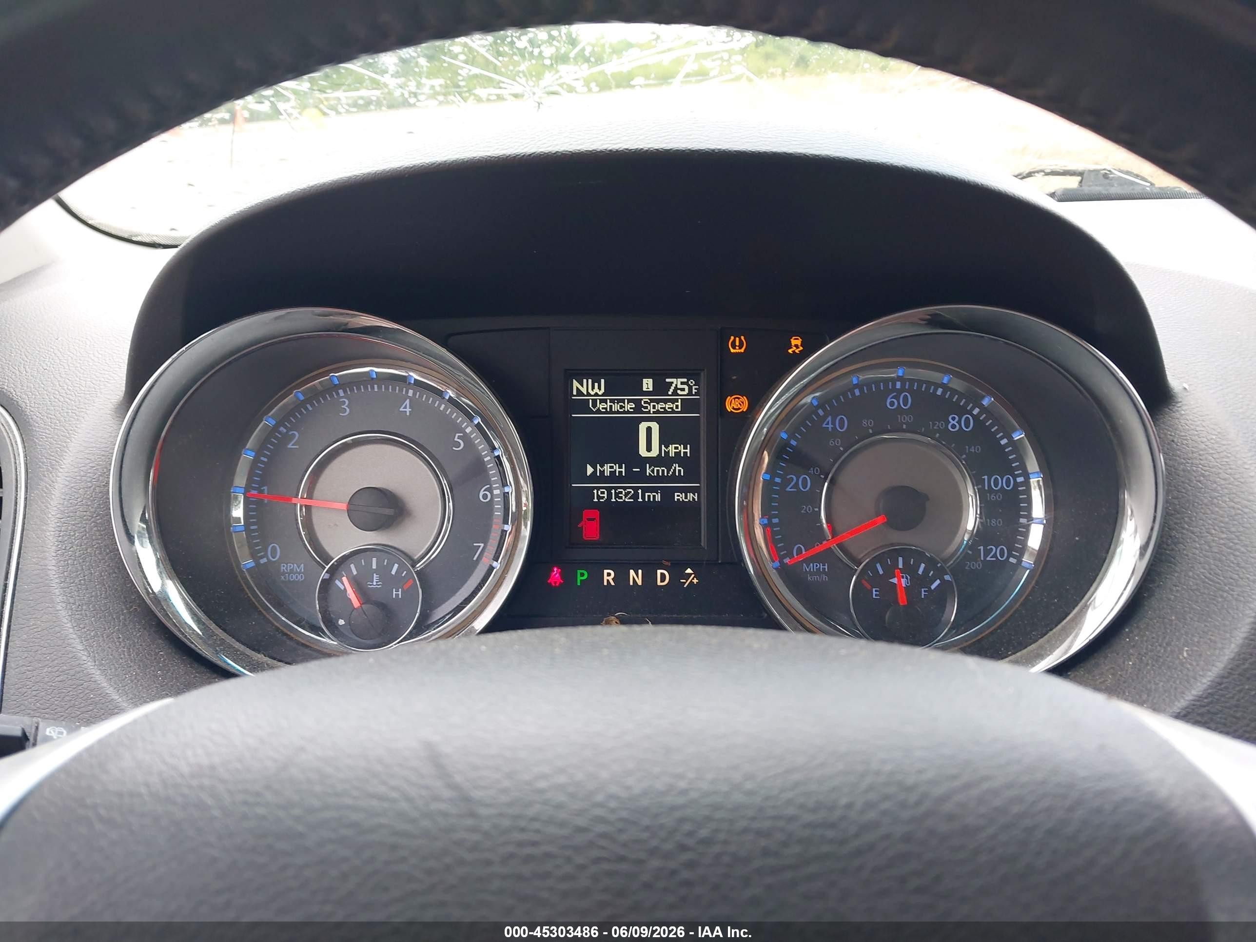 2014 Chrysler Town & Country Touring Red vin: 2C4RC1BG4ER292330