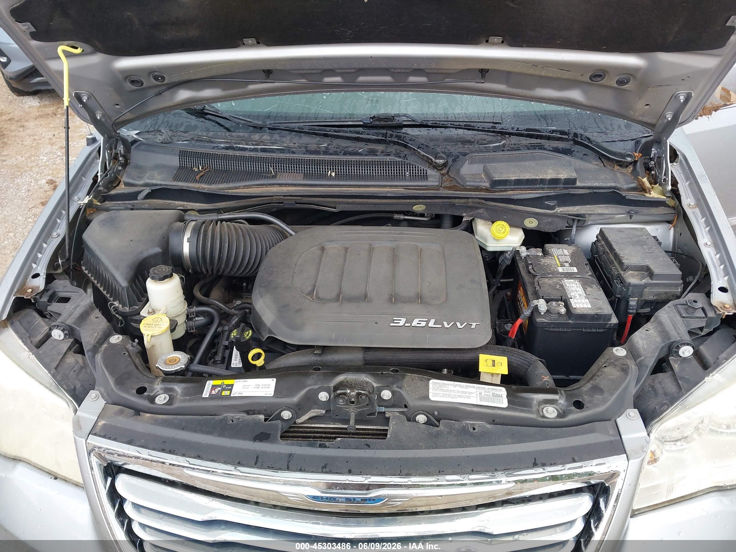 2014 Chrysler Town & Country Touring Red vin: 2C4RC1BG4ER292330