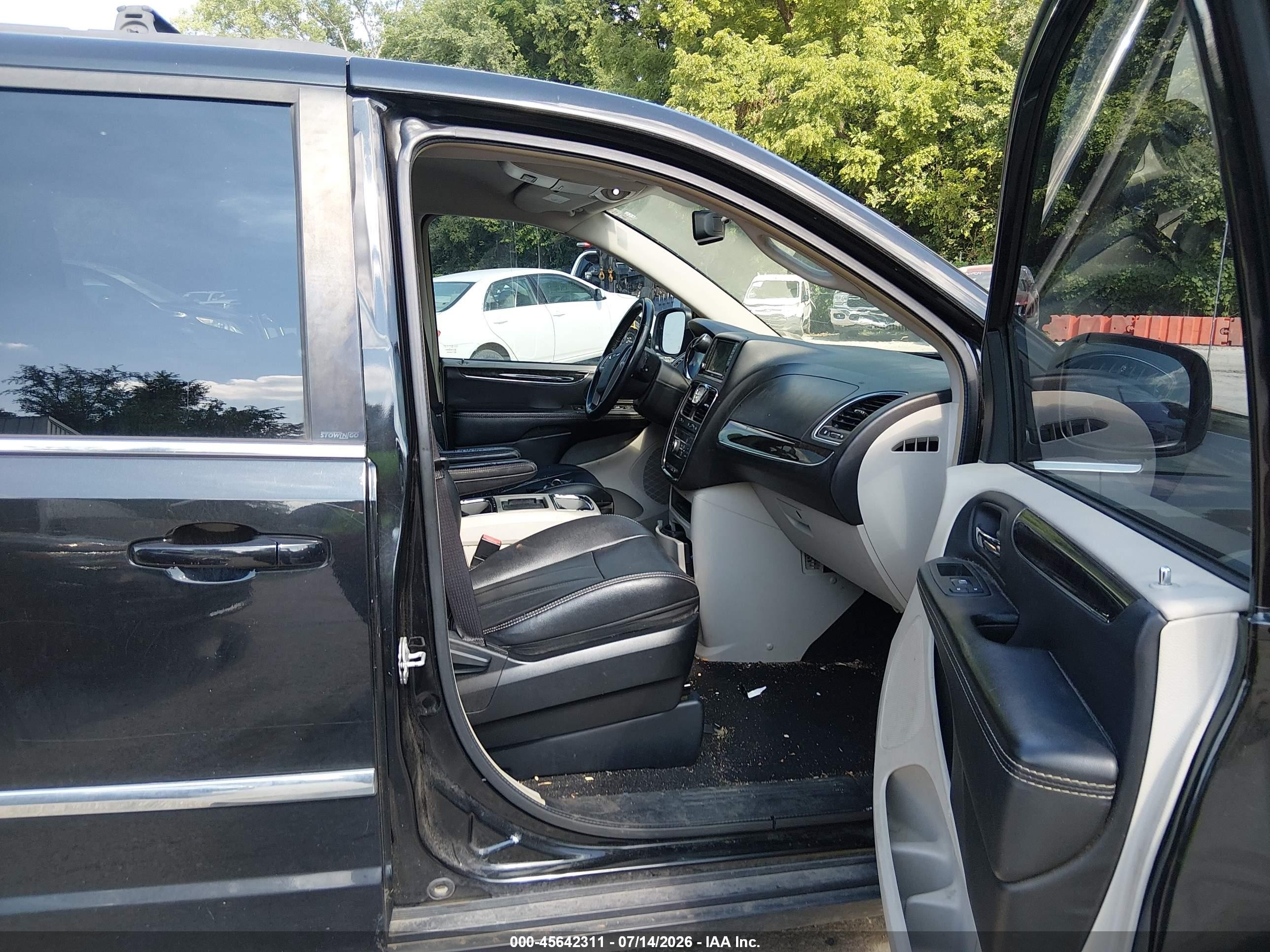 2014 Chrysler Town & Country Touring Black vin: 2C4RC1BG4ER293672