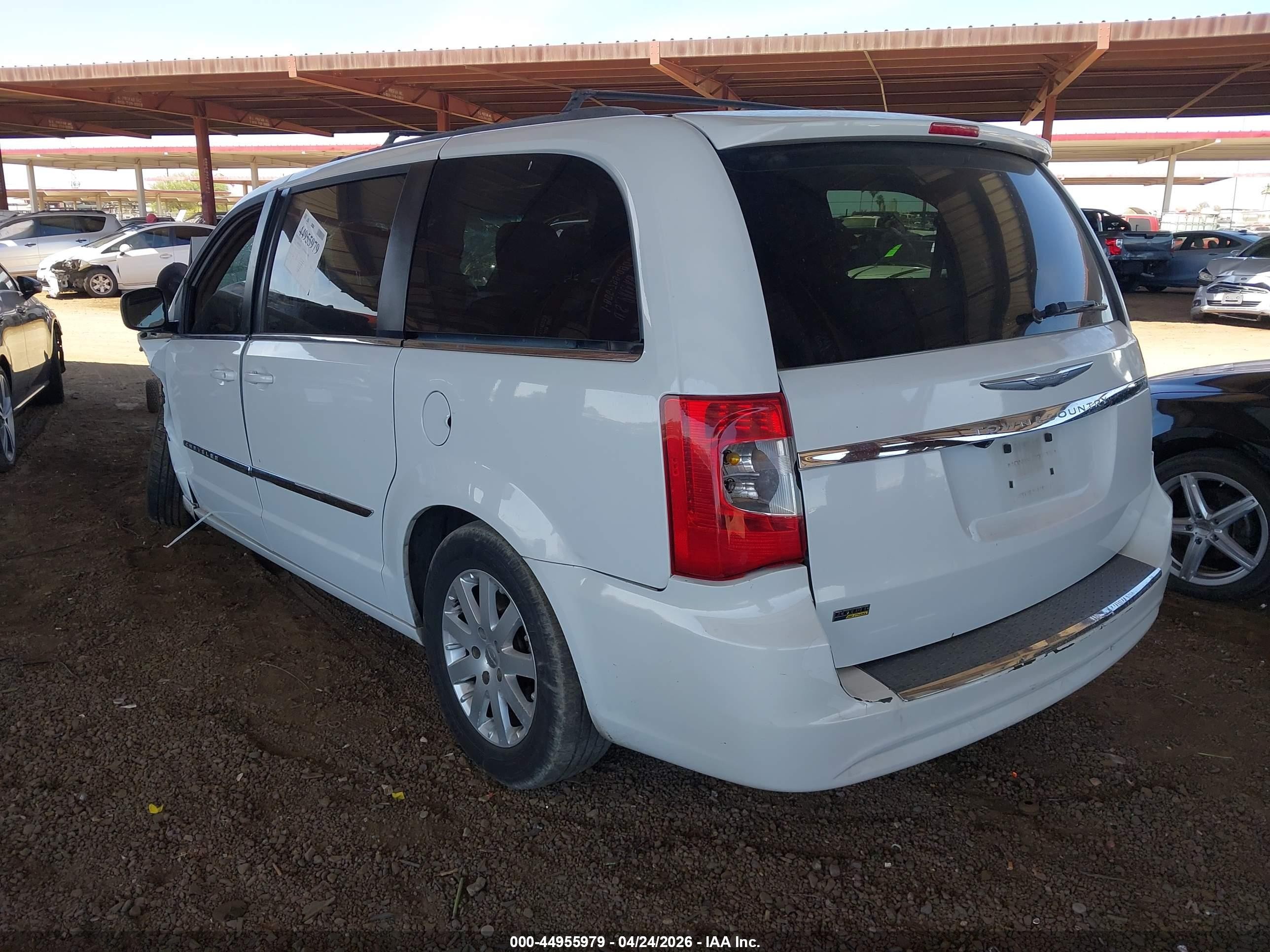 2014 Chrysler Town & Country Touring White vin: 2C4RC1BG4ER396106