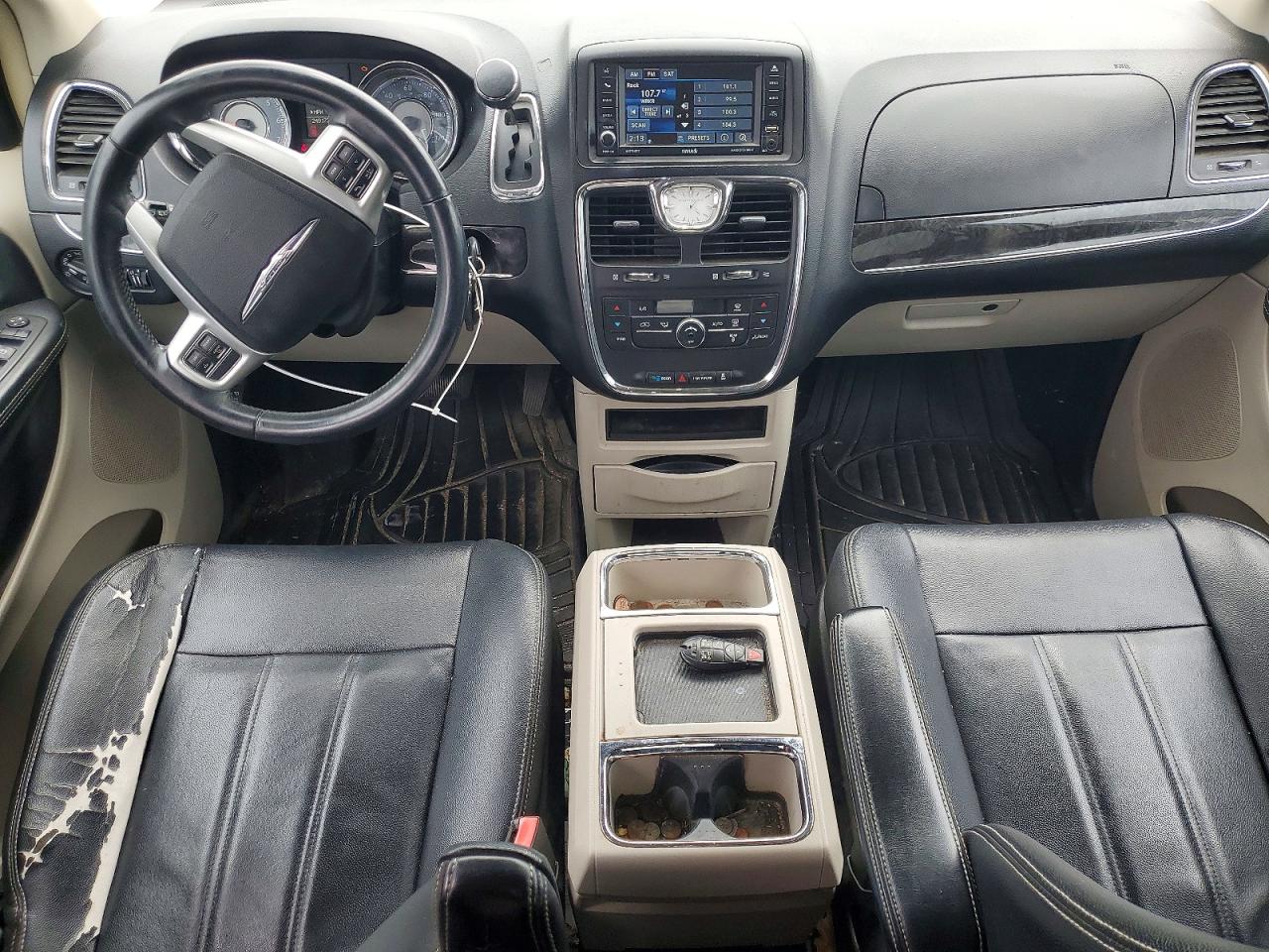 2014 Chrysler Town & Country Touring White vin: 2C4RC1BG4ER402342
