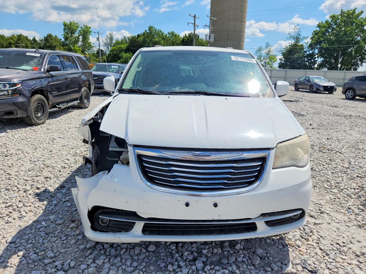 2014 Chrysler Town & Country Touring White vin: 2C4RC1BG4ER402342