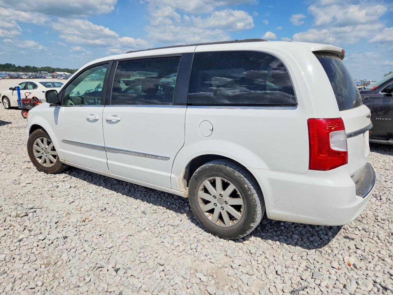 2014 Chrysler Town & Country Touring White vin: 2C4RC1BG4ER402342